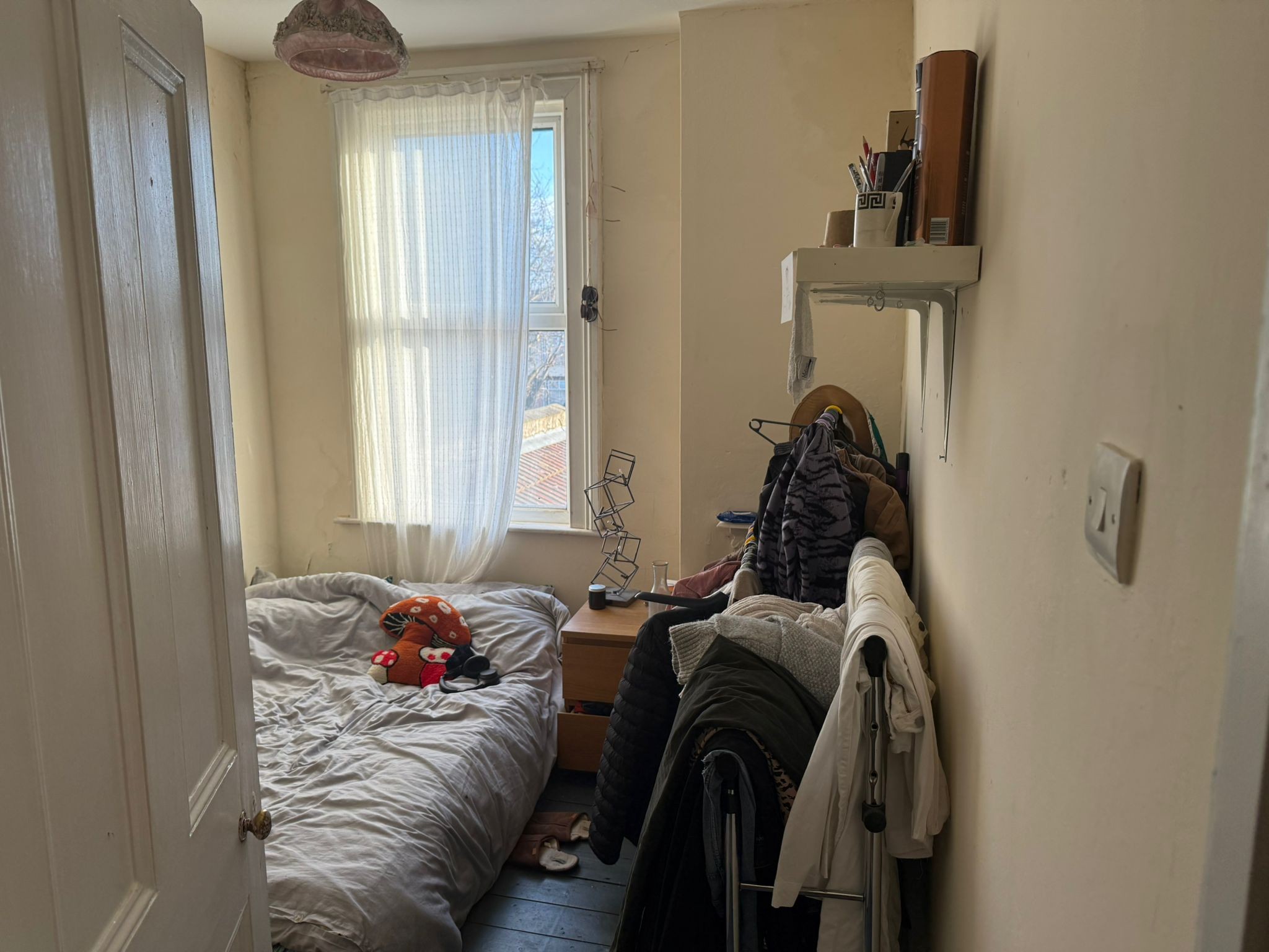 VACANT - Freehold Mid Terrace House with Planning Permission for Rear Extension and Loft Conversion