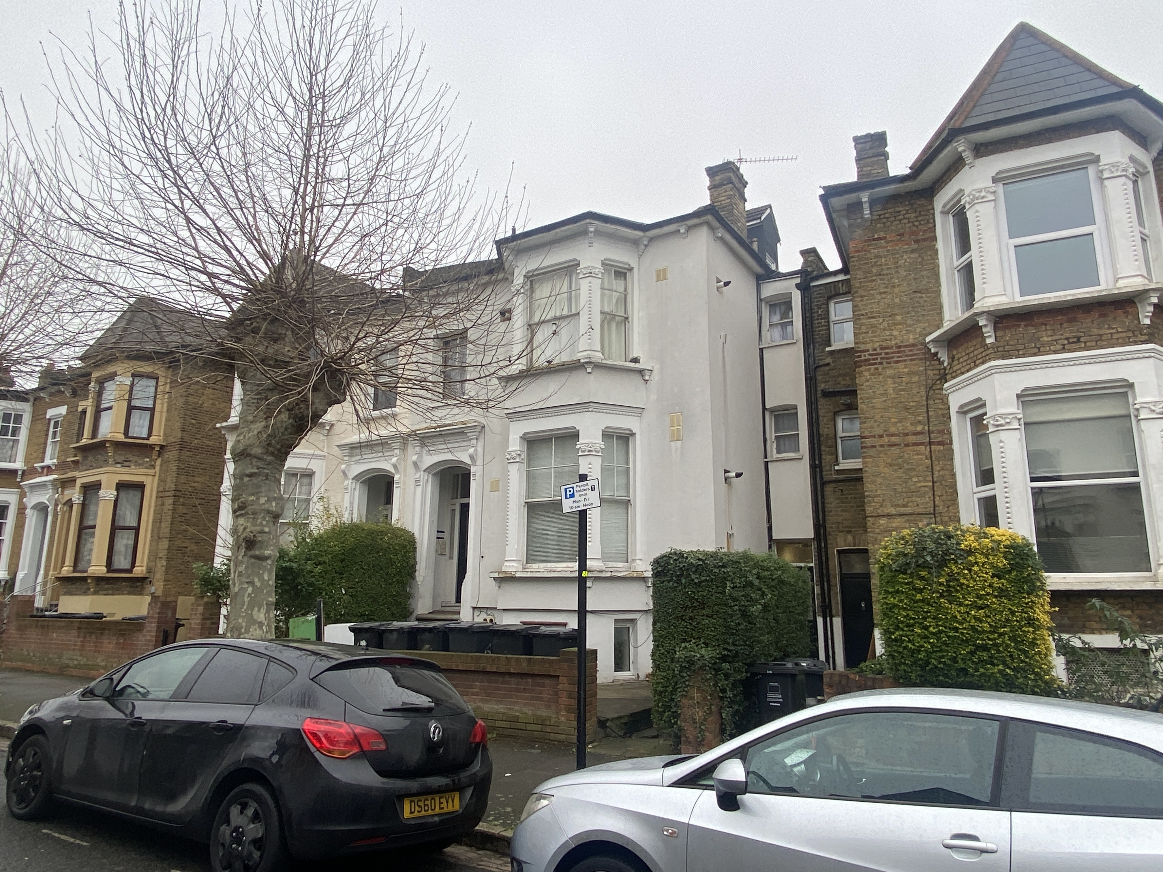 INVESTMENT - Freehold Mid Terrace Building 