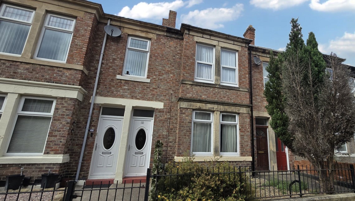 INVESTMENT - Freehold Mid Terrace Building