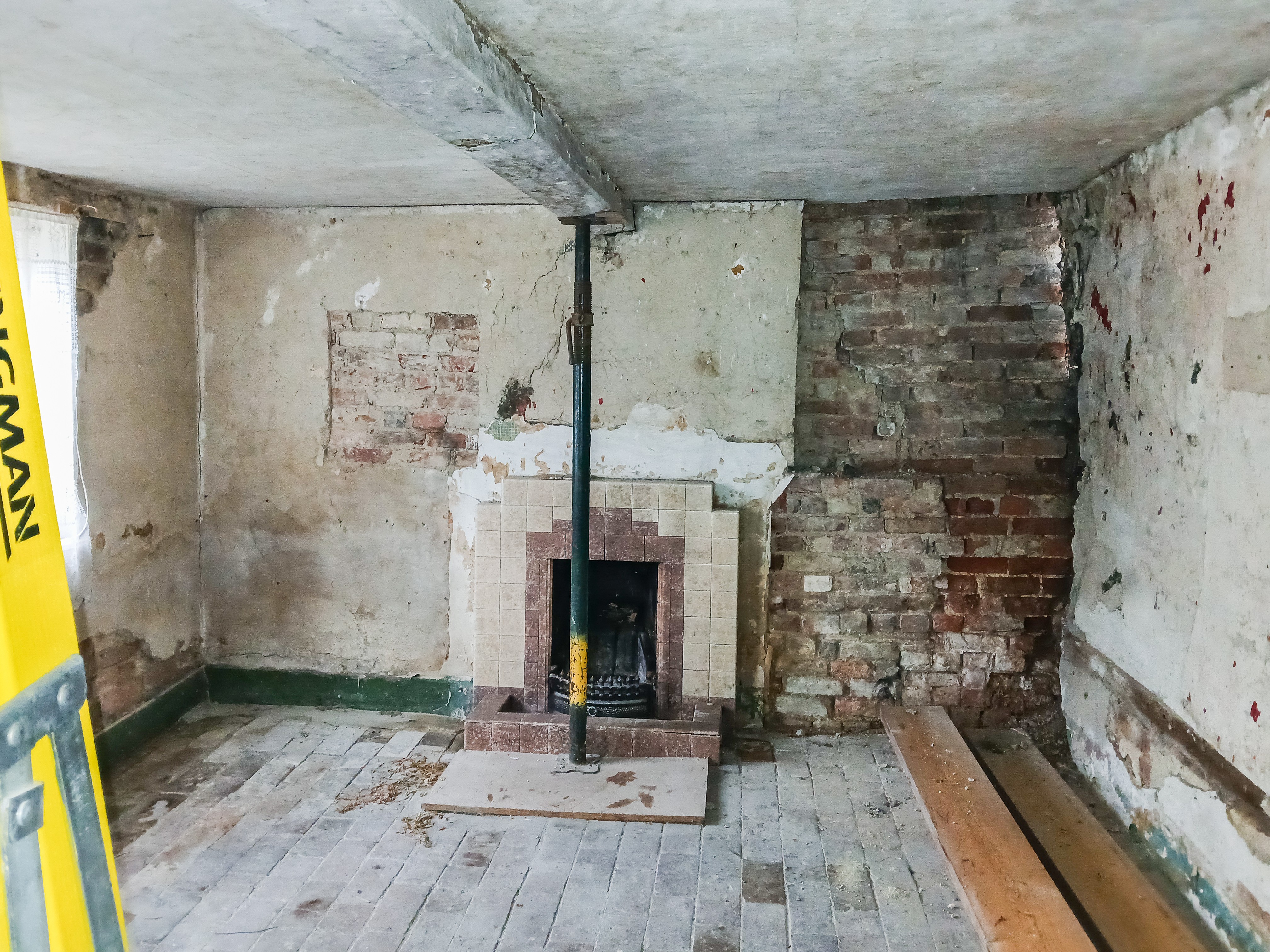VACANT - Freehold Detached House