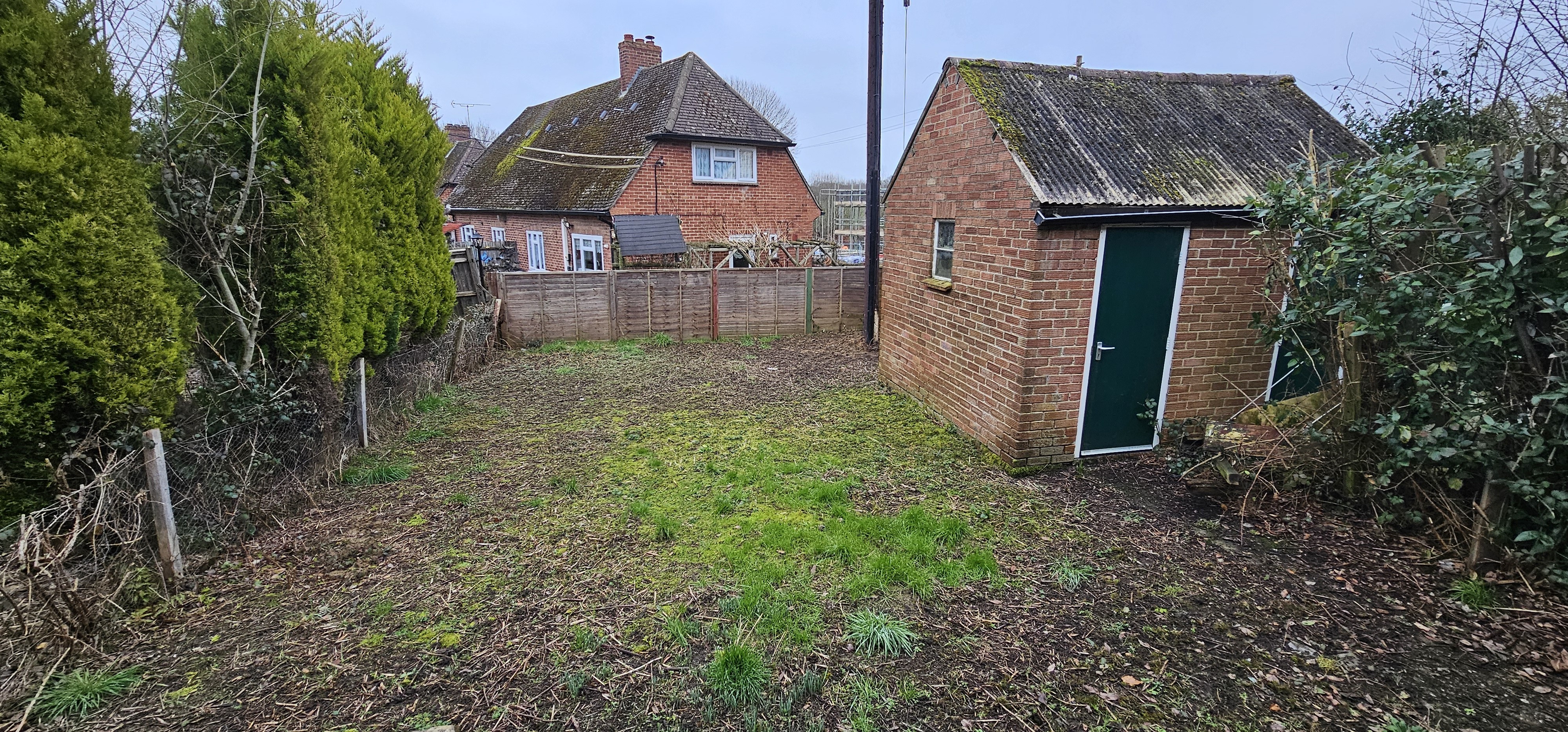 VACANT - Freehold Mid Terrace Bungalow