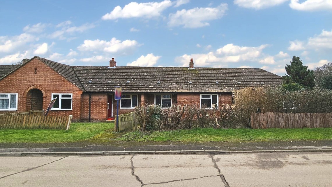 VACANT - Freehold Mid Terrace Bungalow