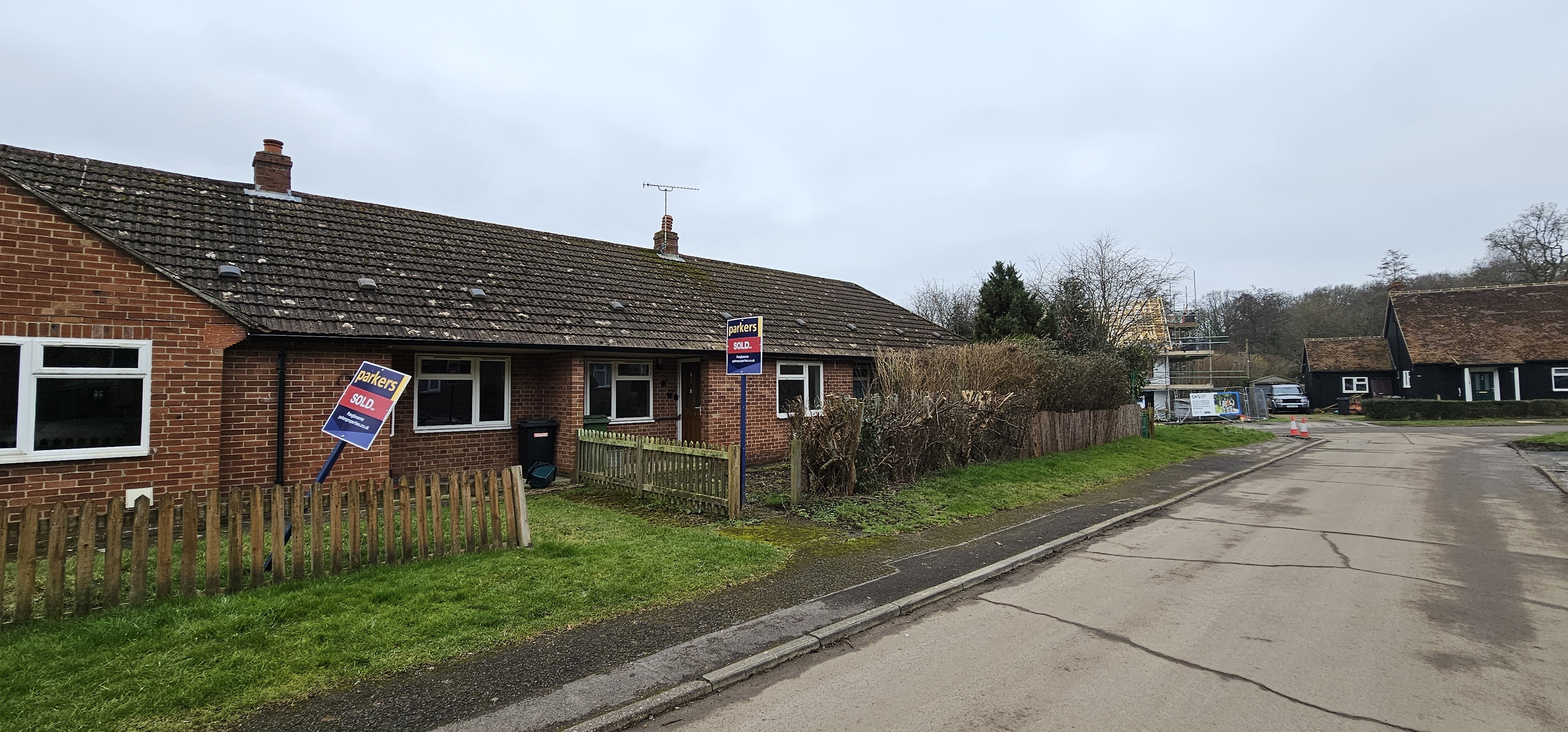VACANT - Freehold Mid Terrace Bungalow