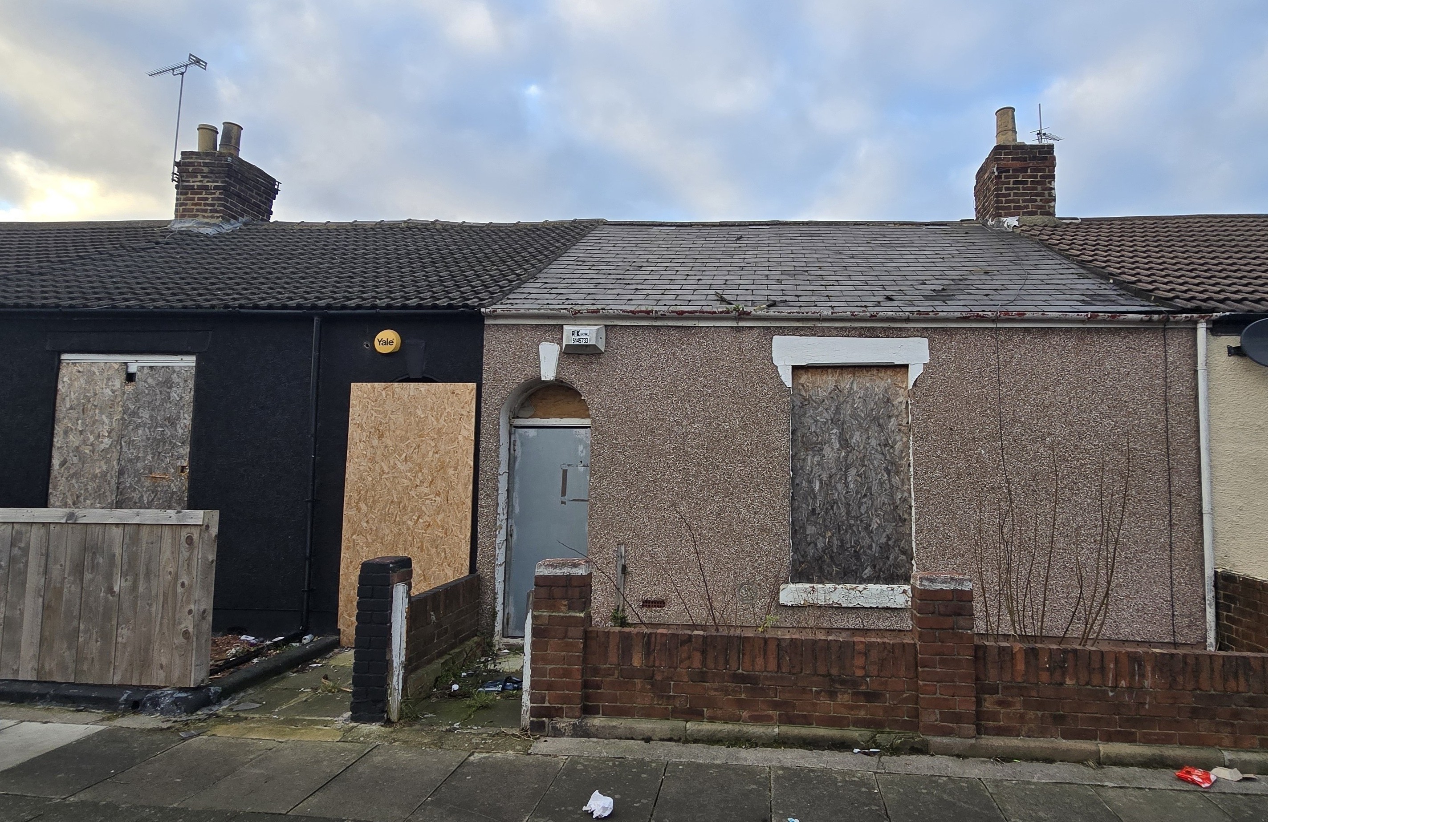 Freehold Mid Terrace Bungalow