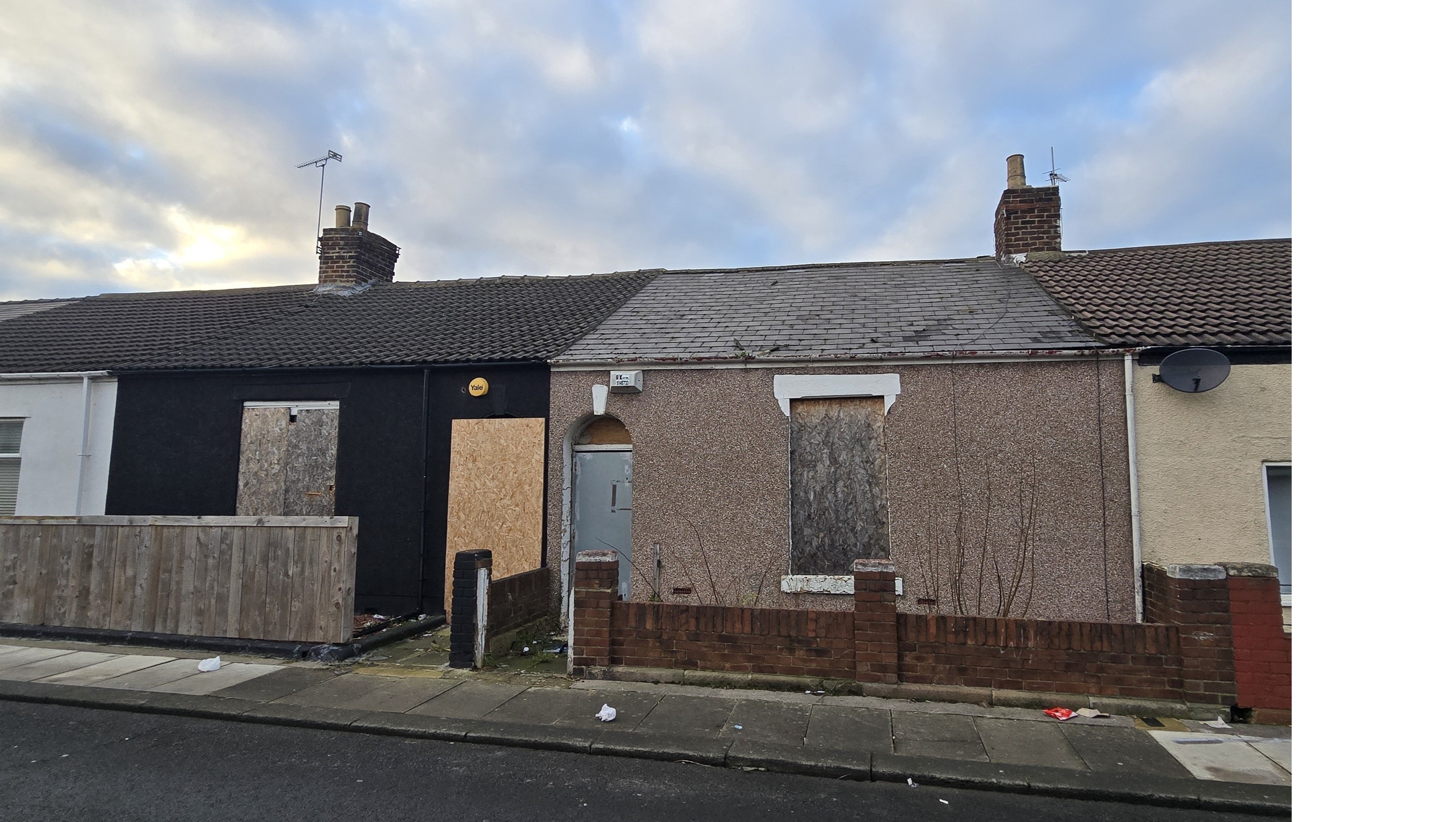 Freehold Mid Terrace Bungalow