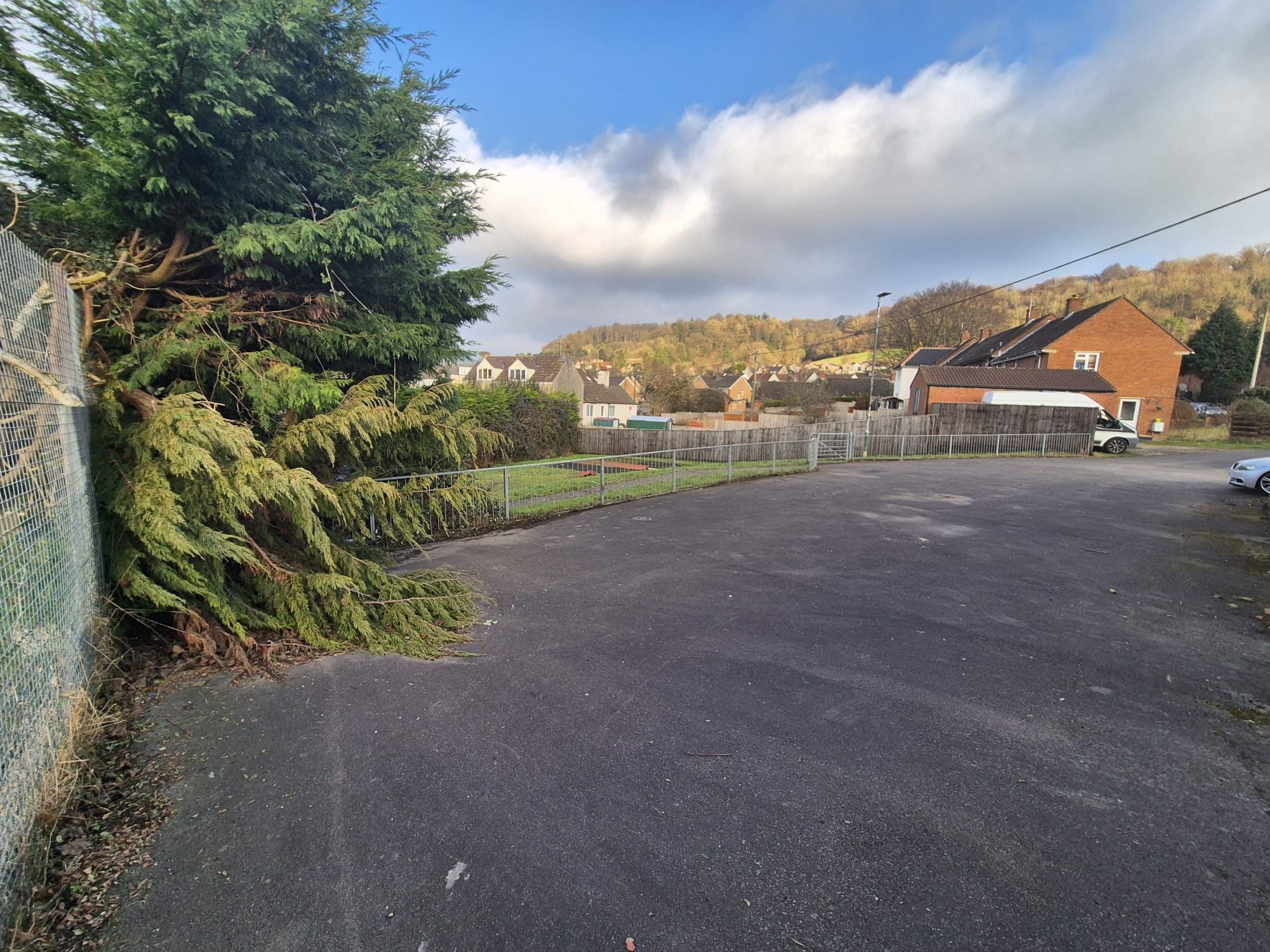 VACANT - Freehold Site and Garages with Planning Permission