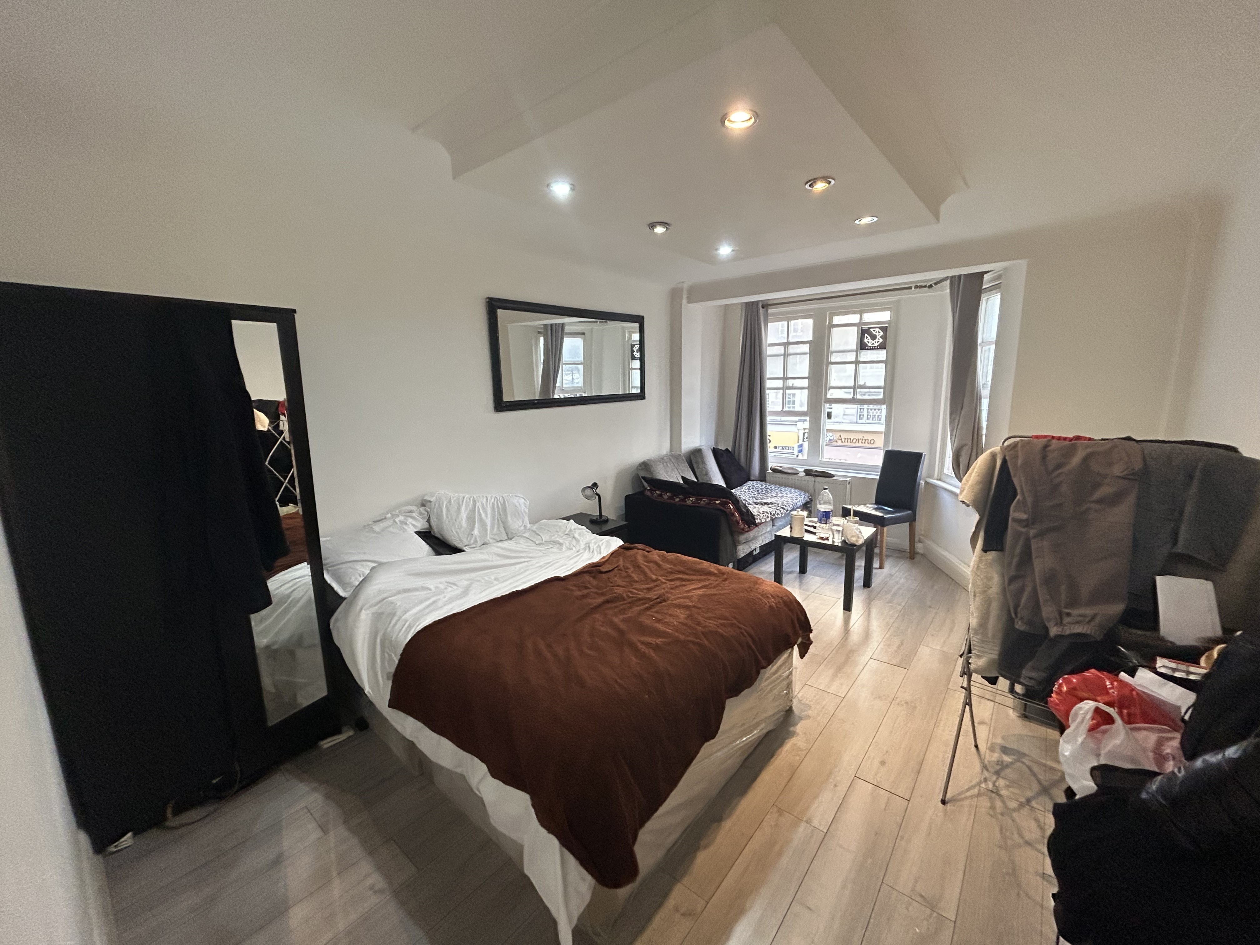 INVESTMENT - Leasehold Self Contained Second Floor Studio Flat 