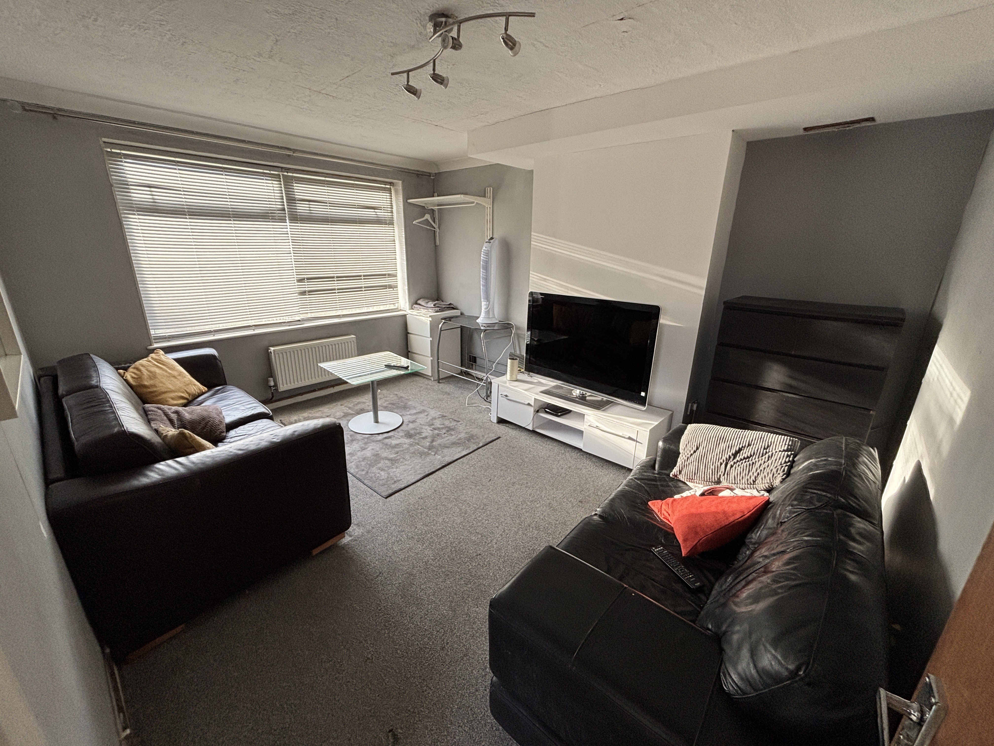 INVESTMENT - Freehold Semi Detached House 