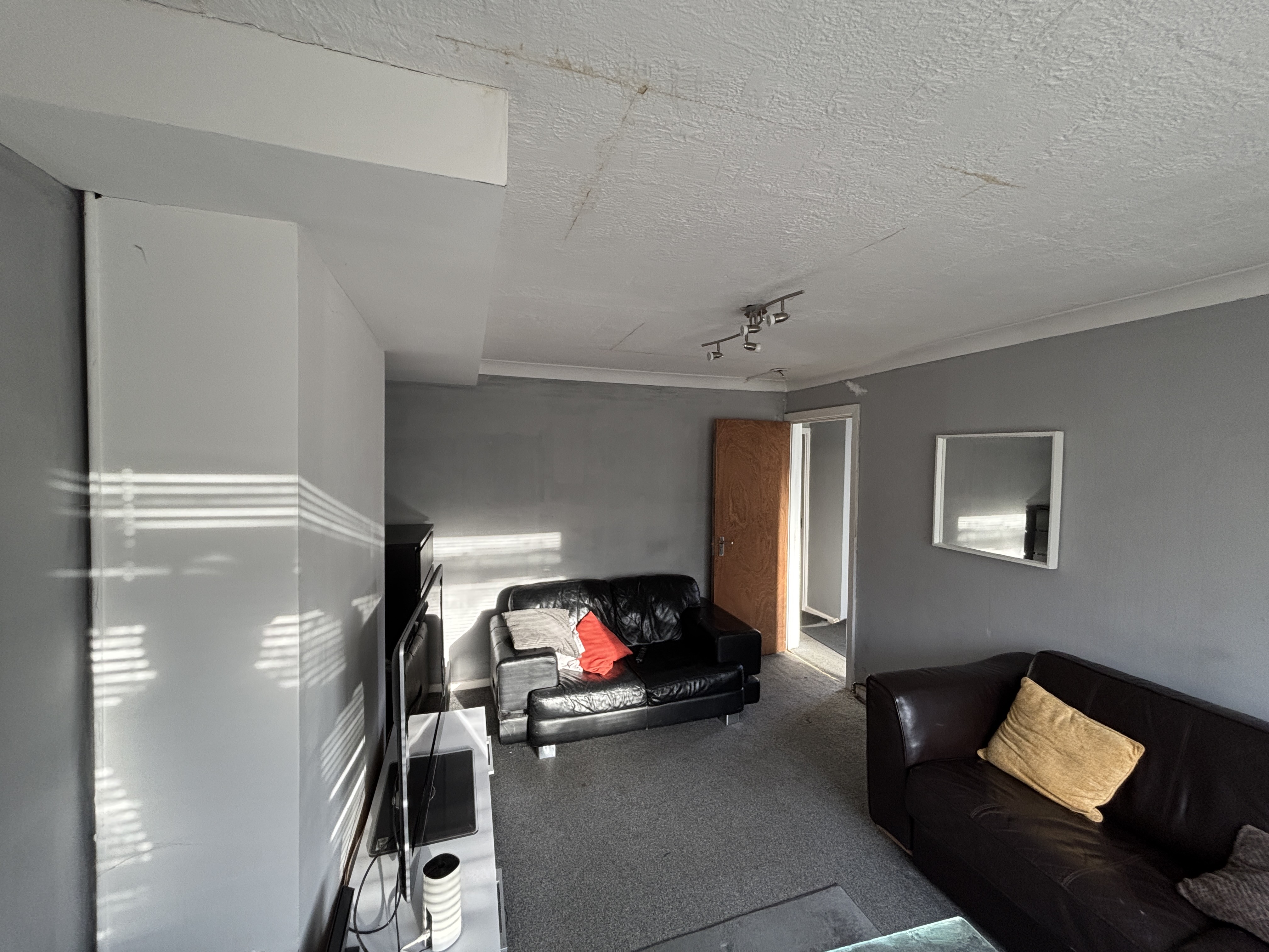 INVESTMENT - Freehold Semi Detached House 