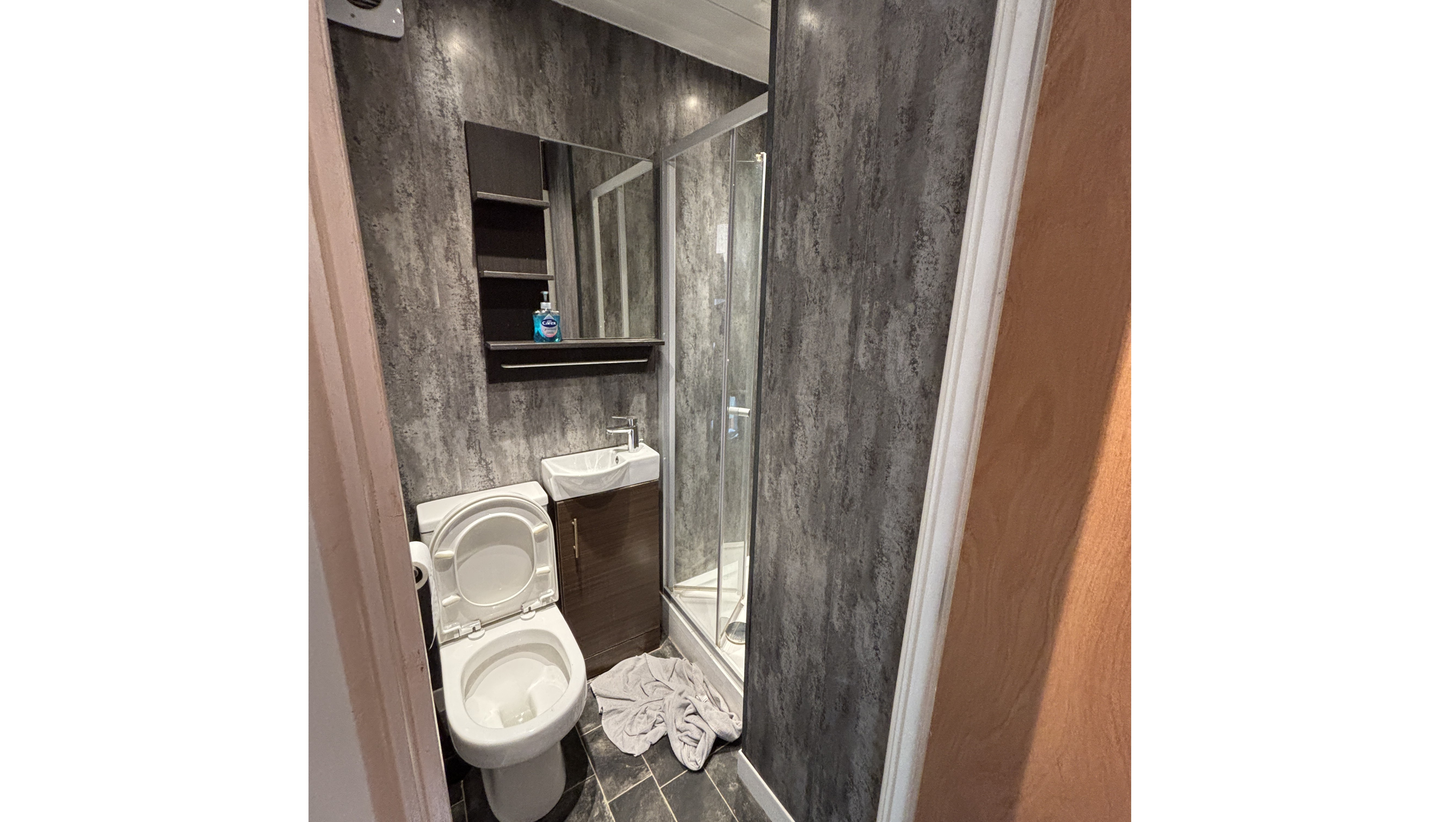 INVESTMENT - Freehold Semi Detached House 