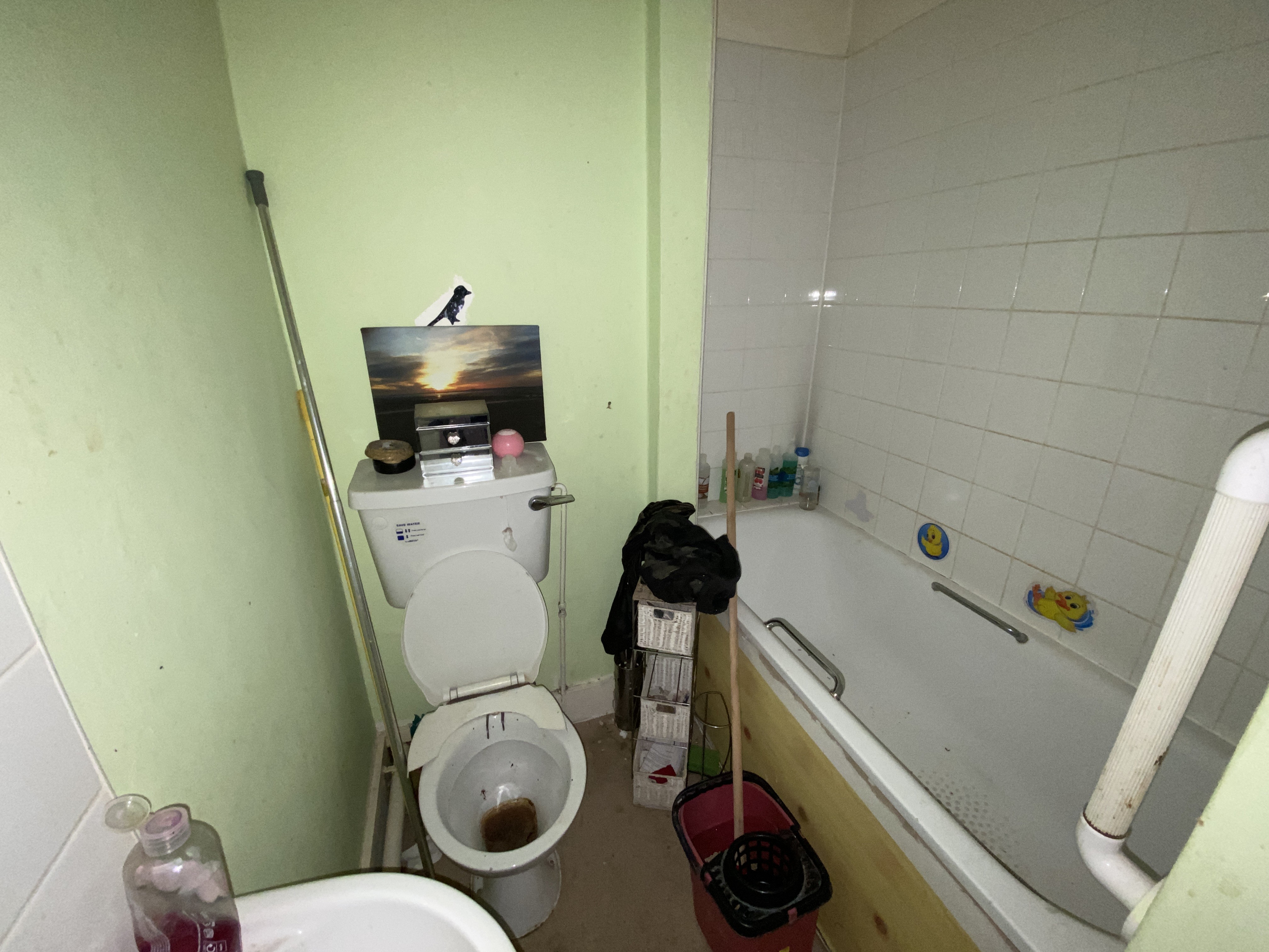 VACANT - Leasehold Self Contained Second Floor Flat