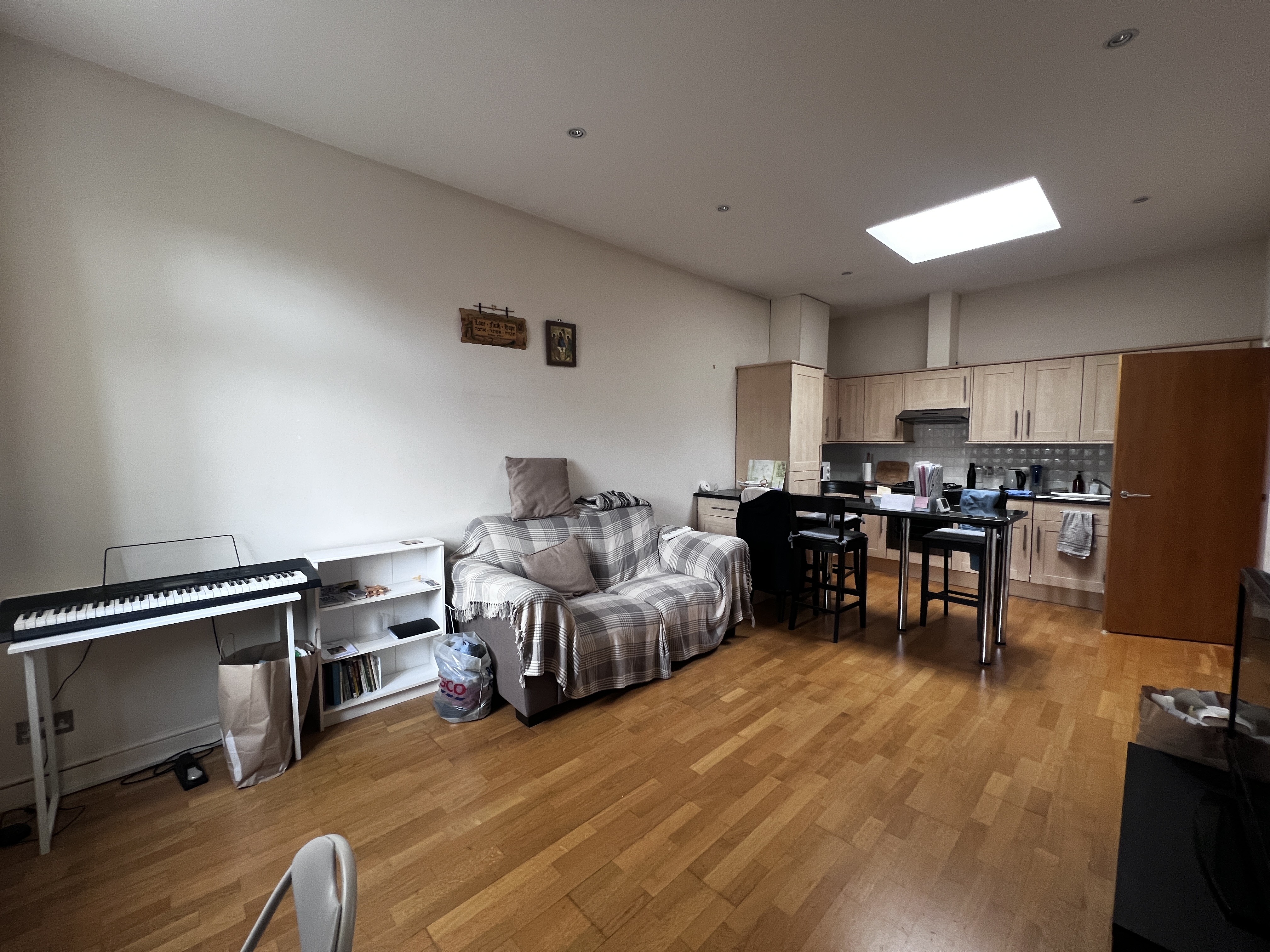 VACANT - Long Leasehold Self Contained Second Floor Flat