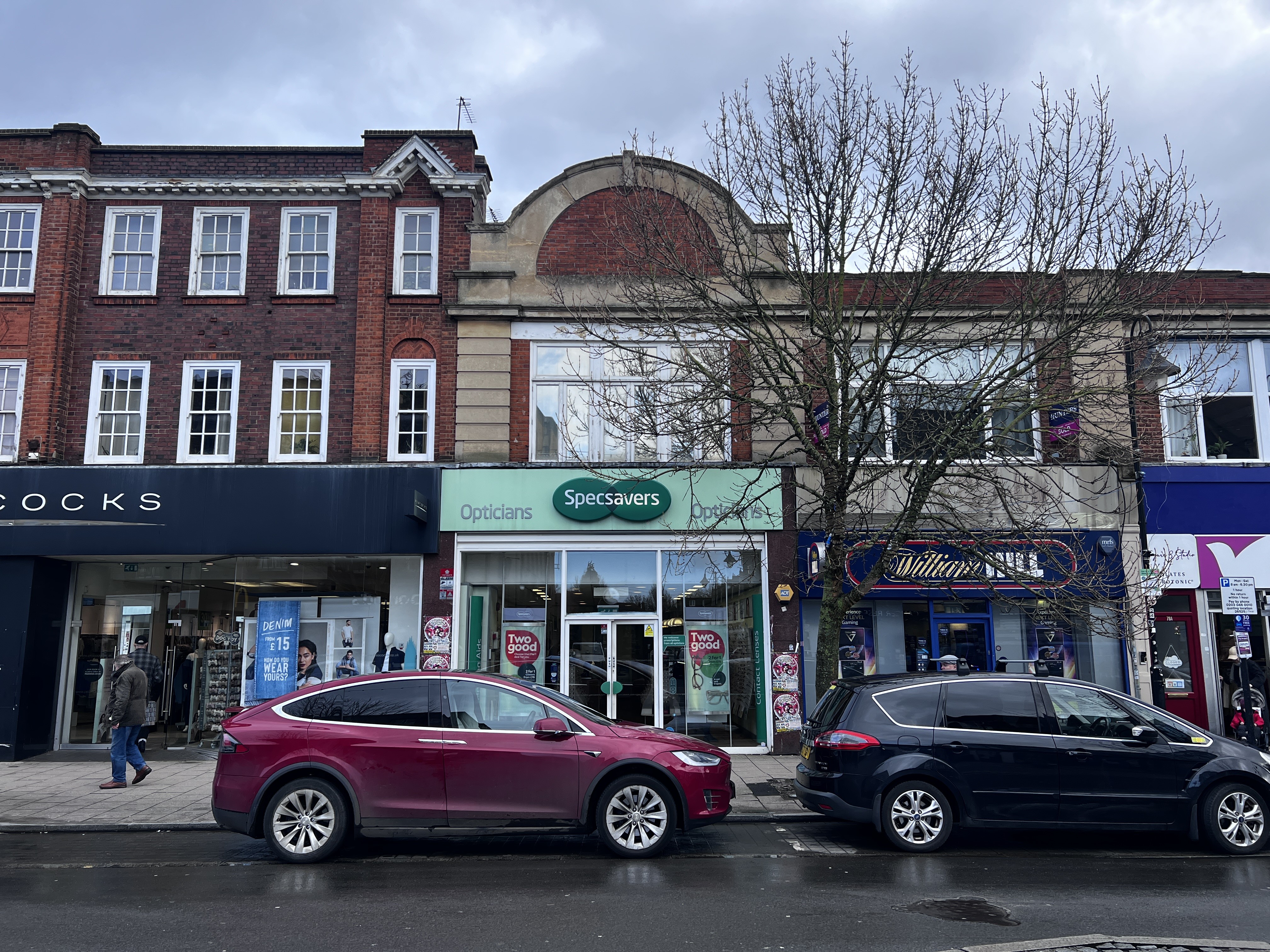 VACANT - Long Leasehold Self Contained Second Floor Flat