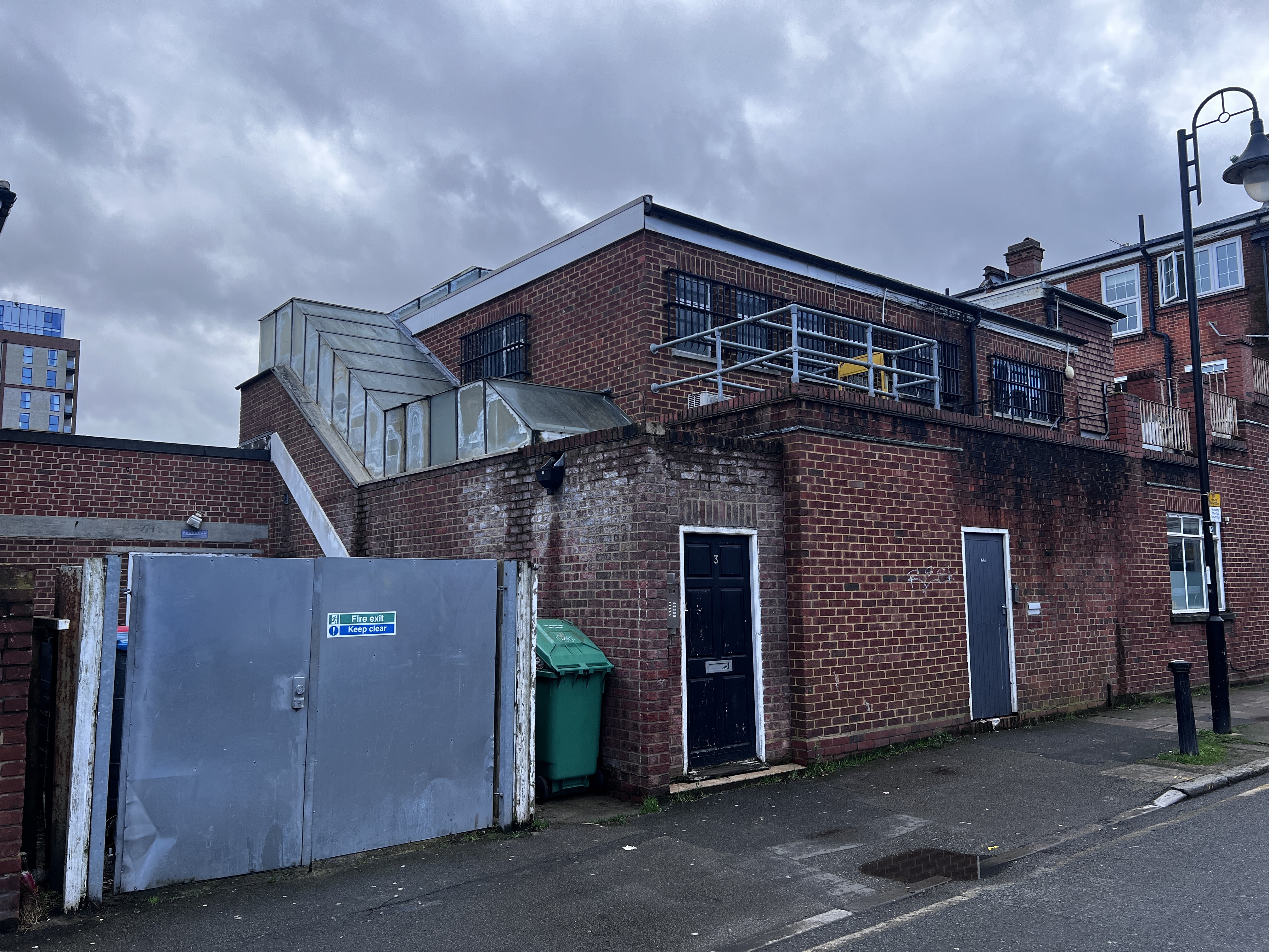 VACANT - Long Leasehold Self Contained Second Floor Flat