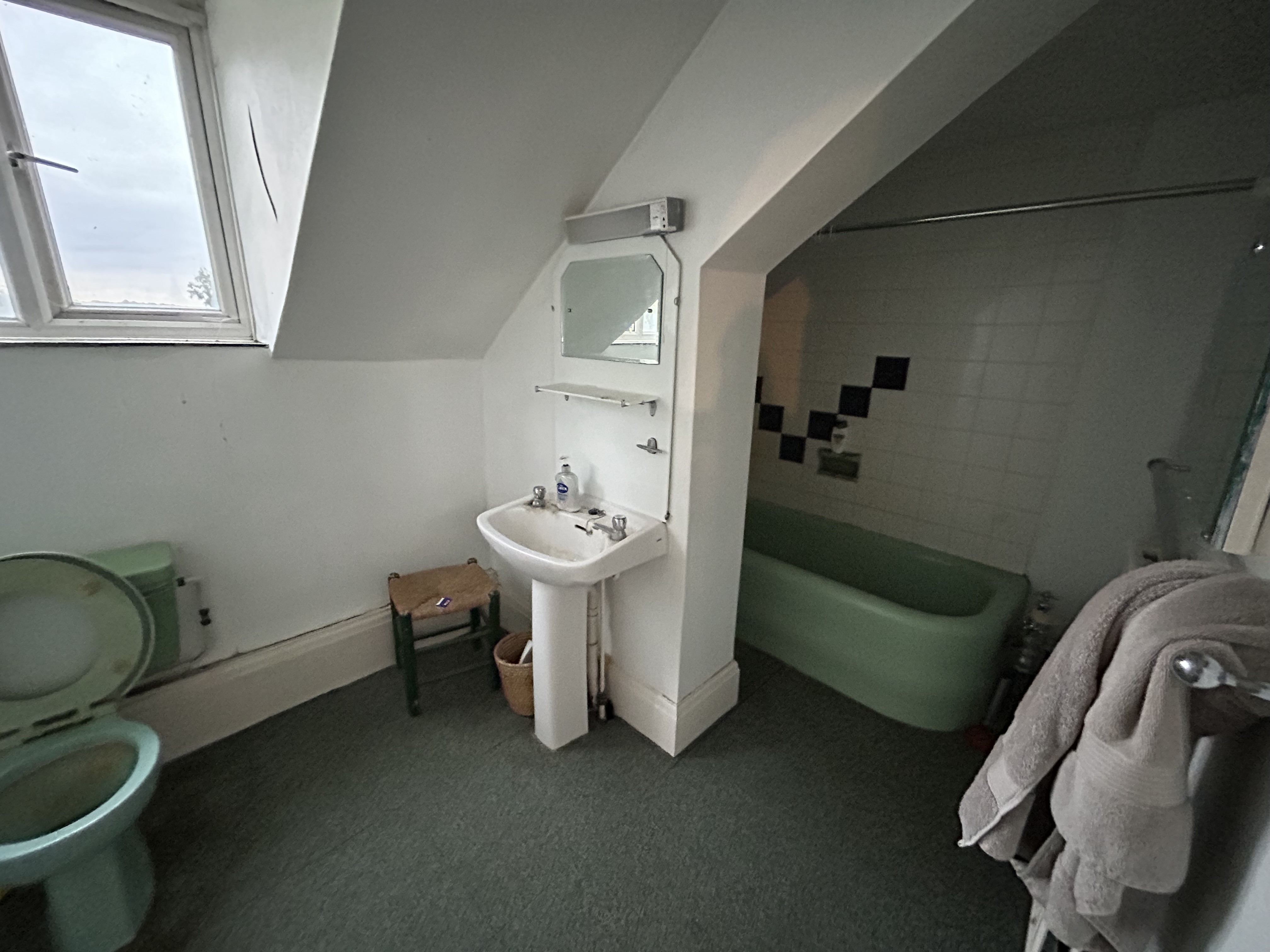 VACANT - Freehold Attractive Detached Building and Garage with Planning Permission