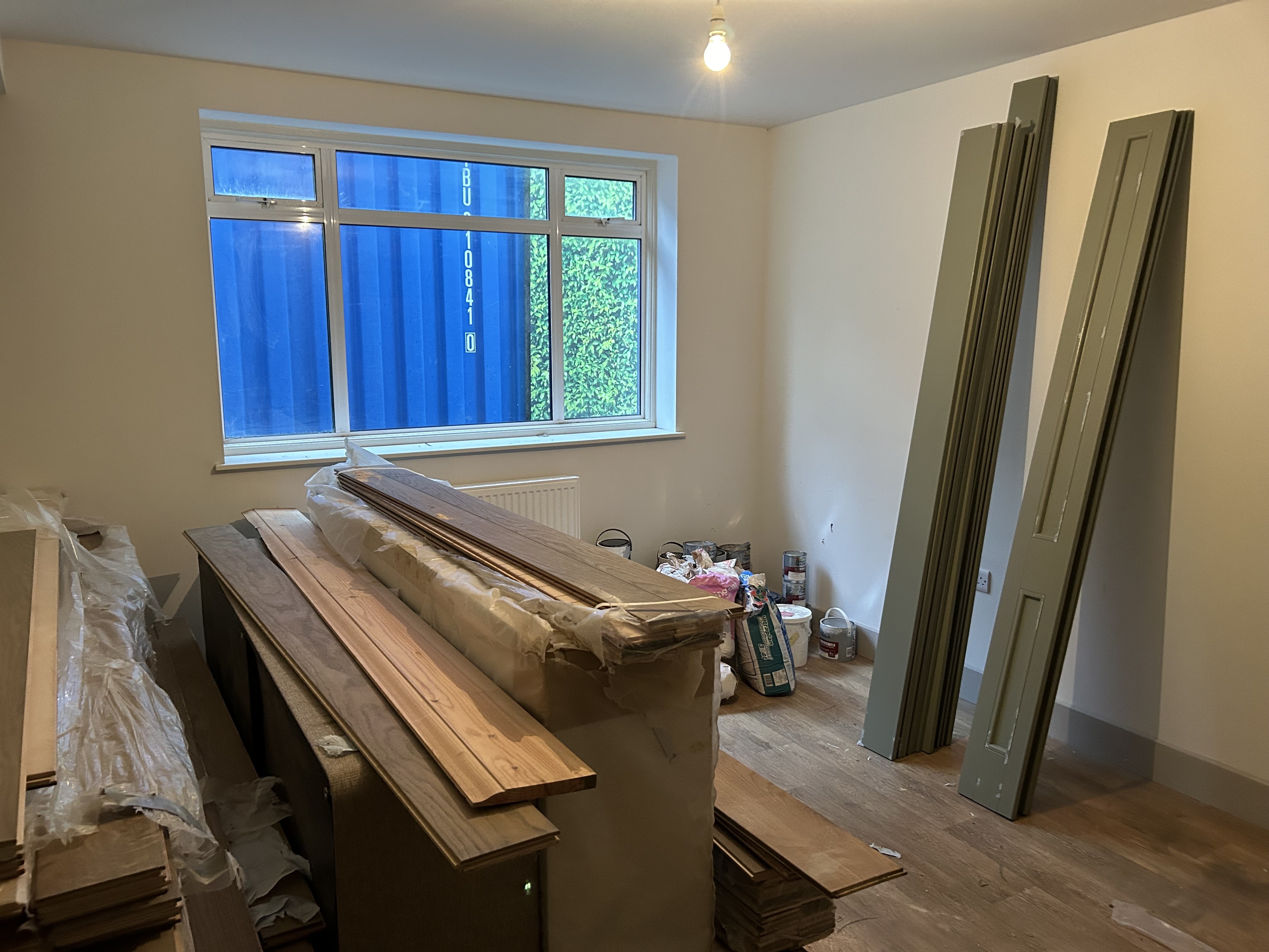 VACANT - Freehold Attractive Detached Building and Garage with Planning Permission