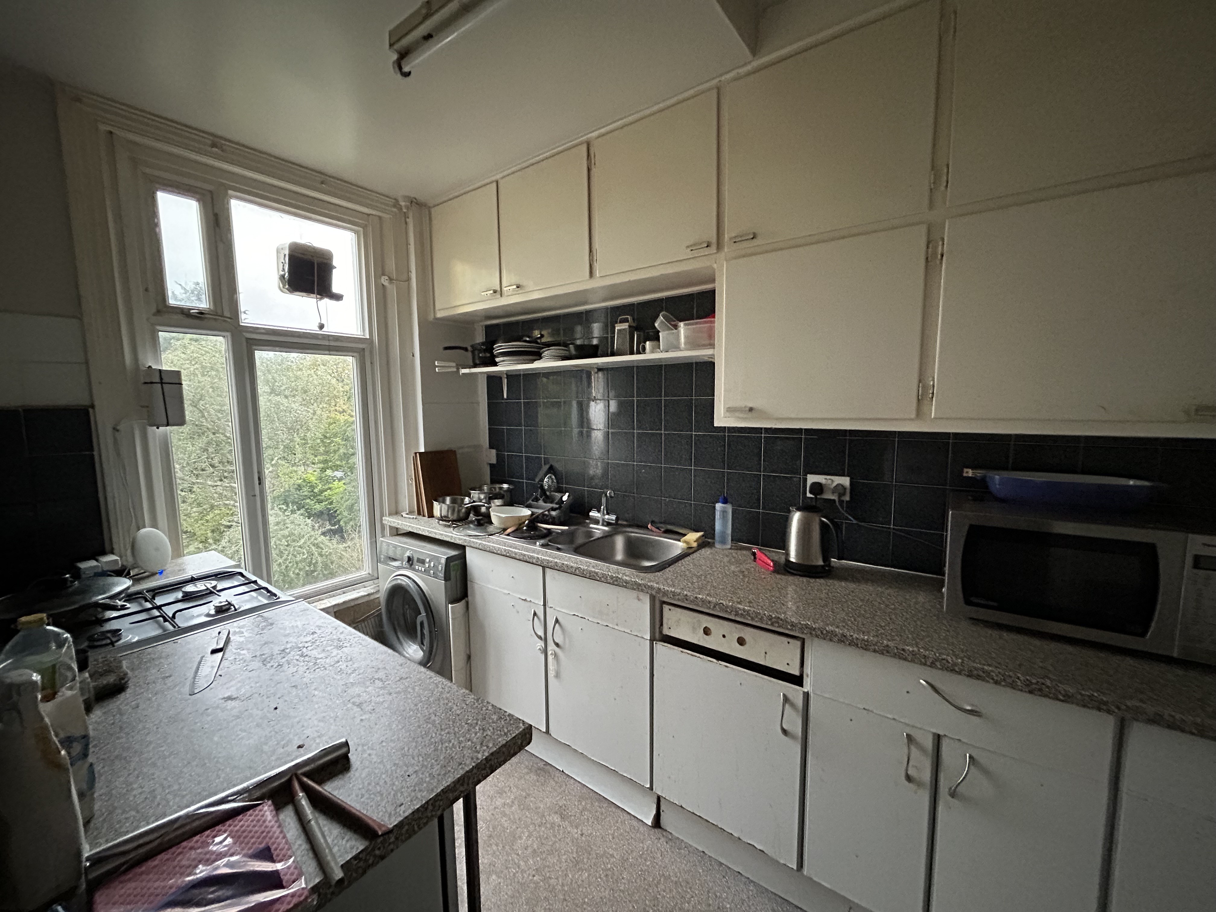 VACANT - Freehold Attractive Detached Building and Garage with Planning Permission