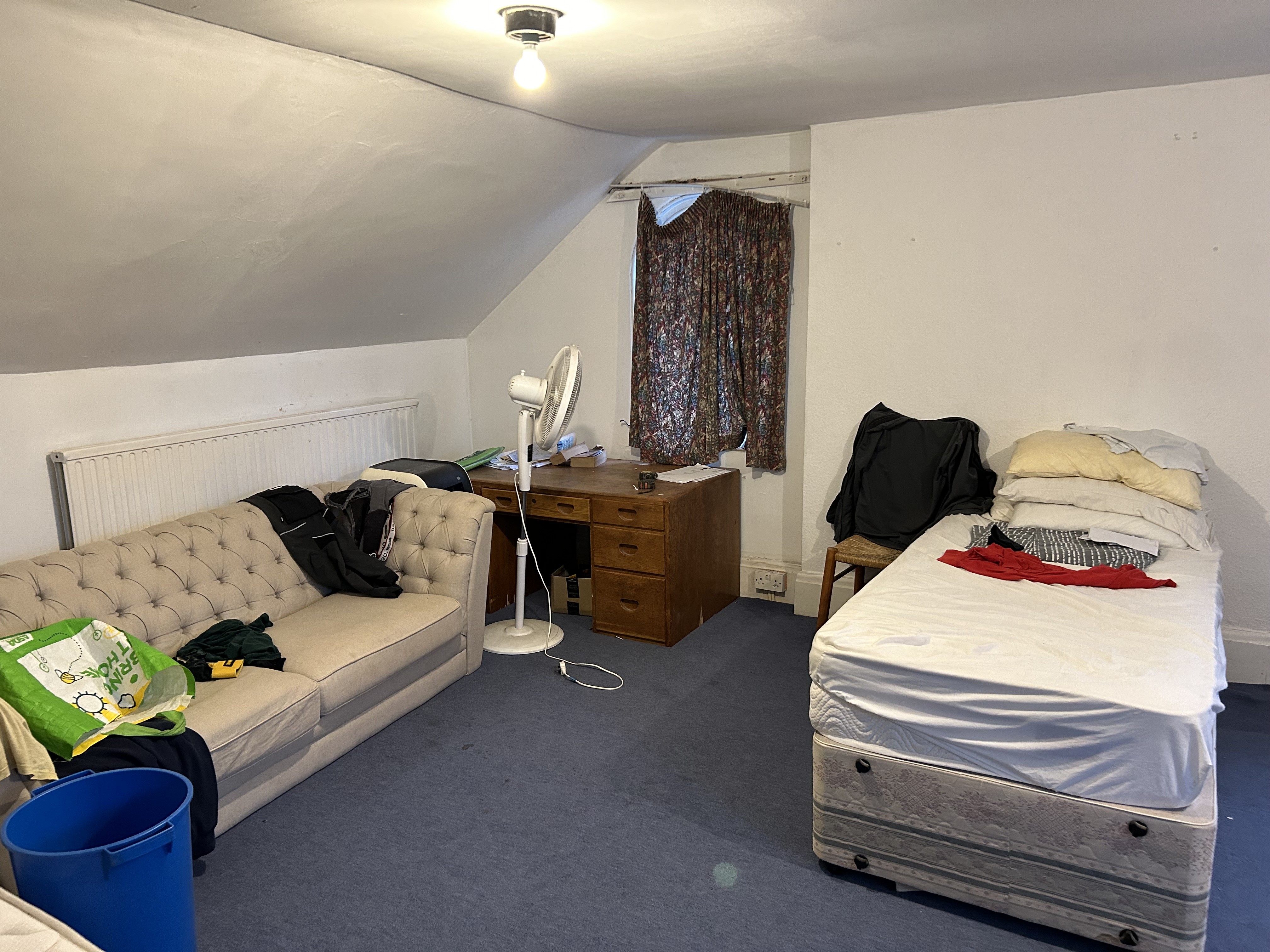 VACANT - Freehold Attractive Detached Building and Garage with Planning Permission