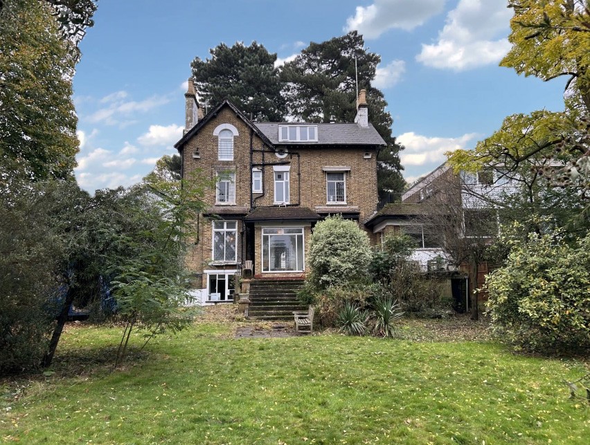 VACANT - Freehold Attractive Detached Building and Garage with Planning Permission