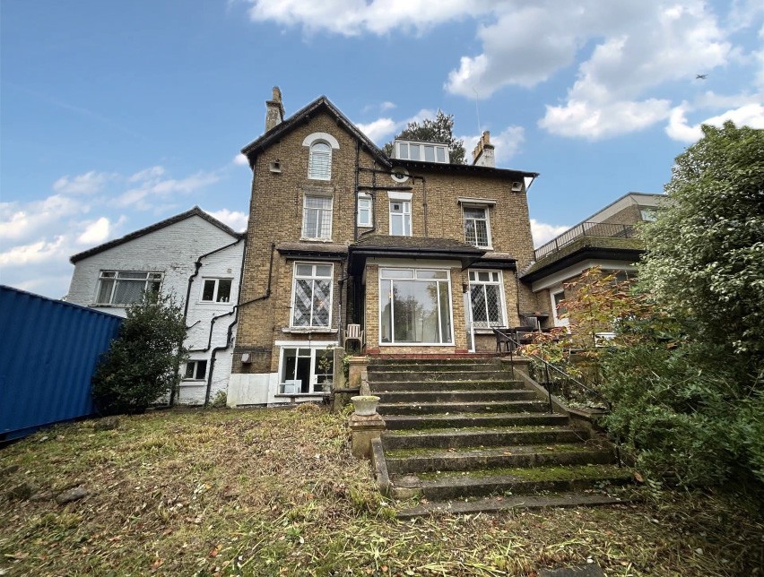 VACANT - Freehold Attractive Detached Building and Garage with Planning Permission