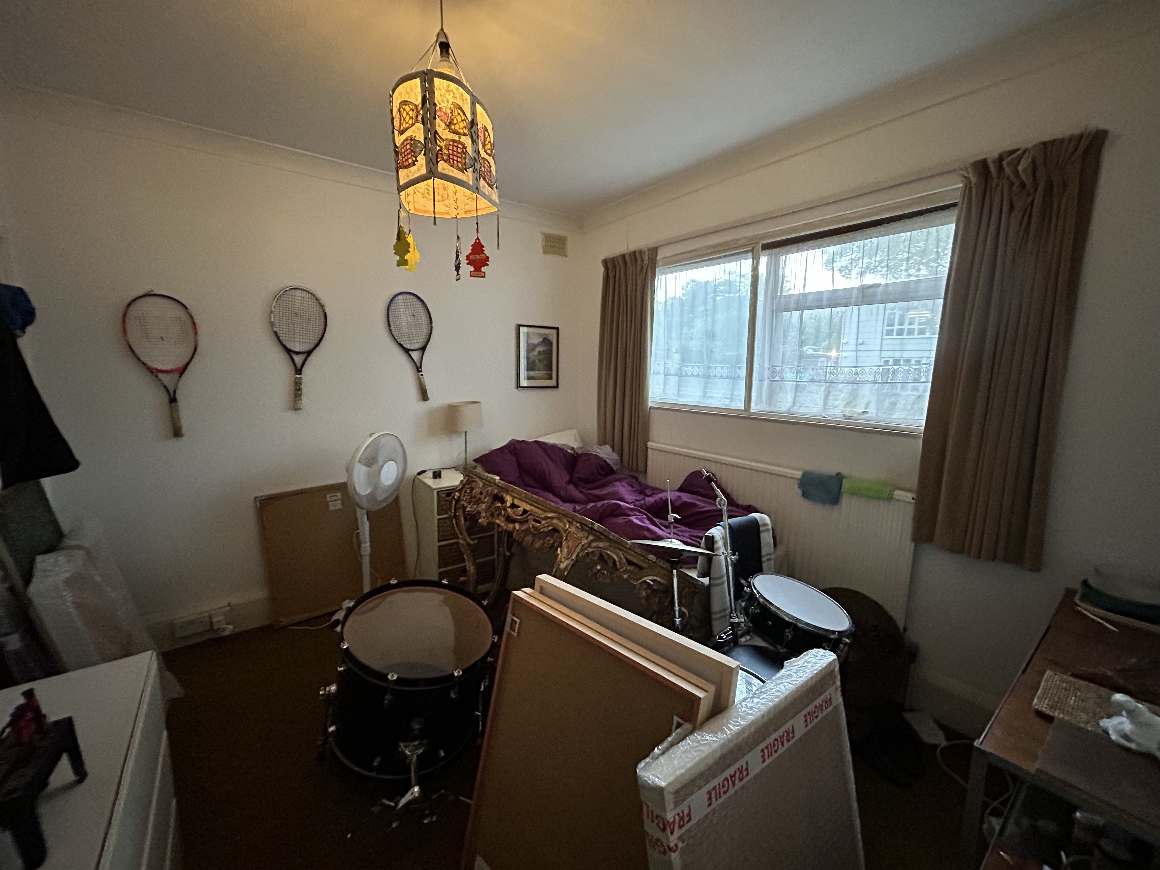VACANT - Freehold Attractive Detached Building and Garage with Planning Permission