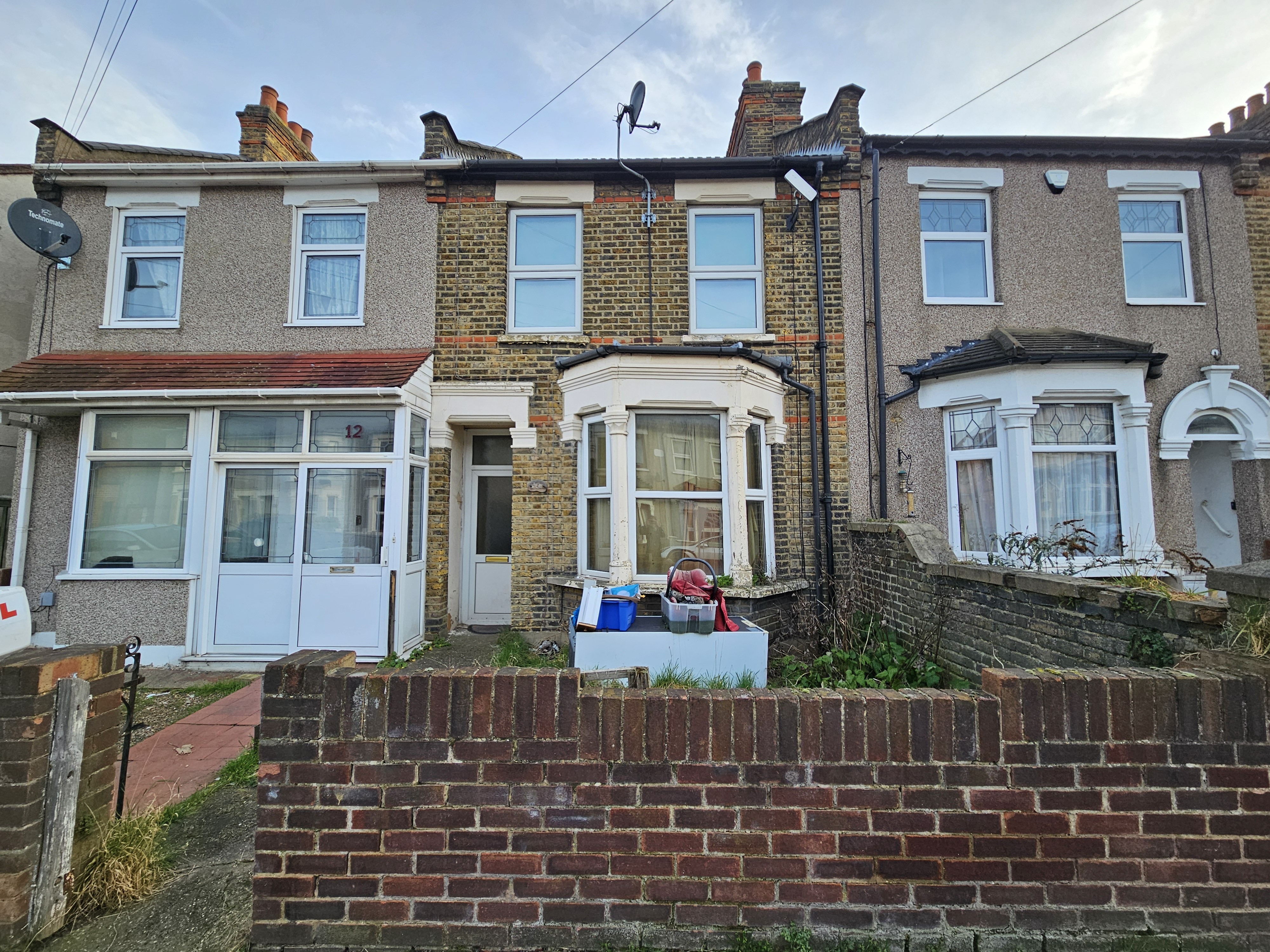 INVESTMENT - Freehold Mid Terrace House