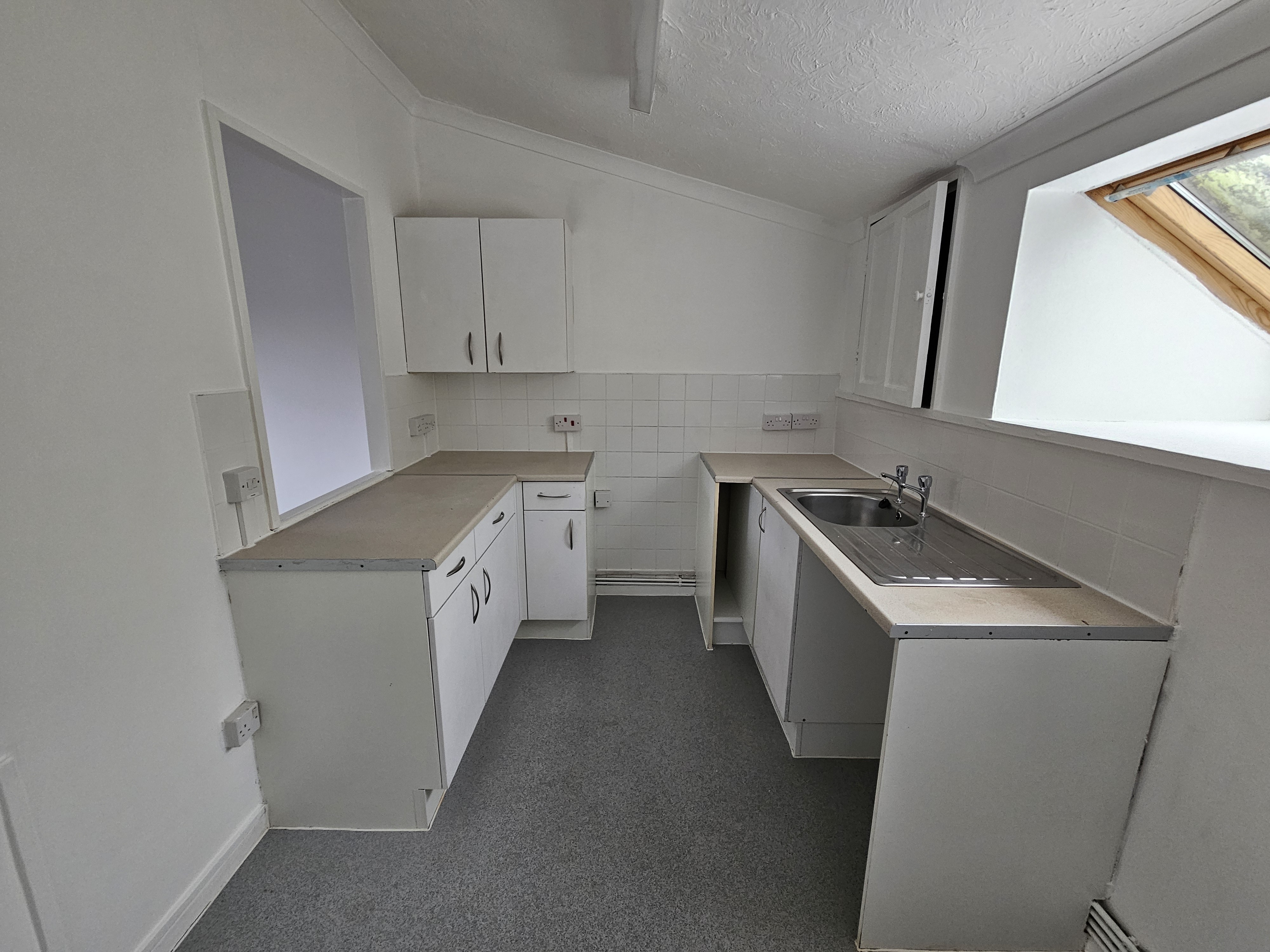 VACANT - Leasehold Self Contained First Floor Flat