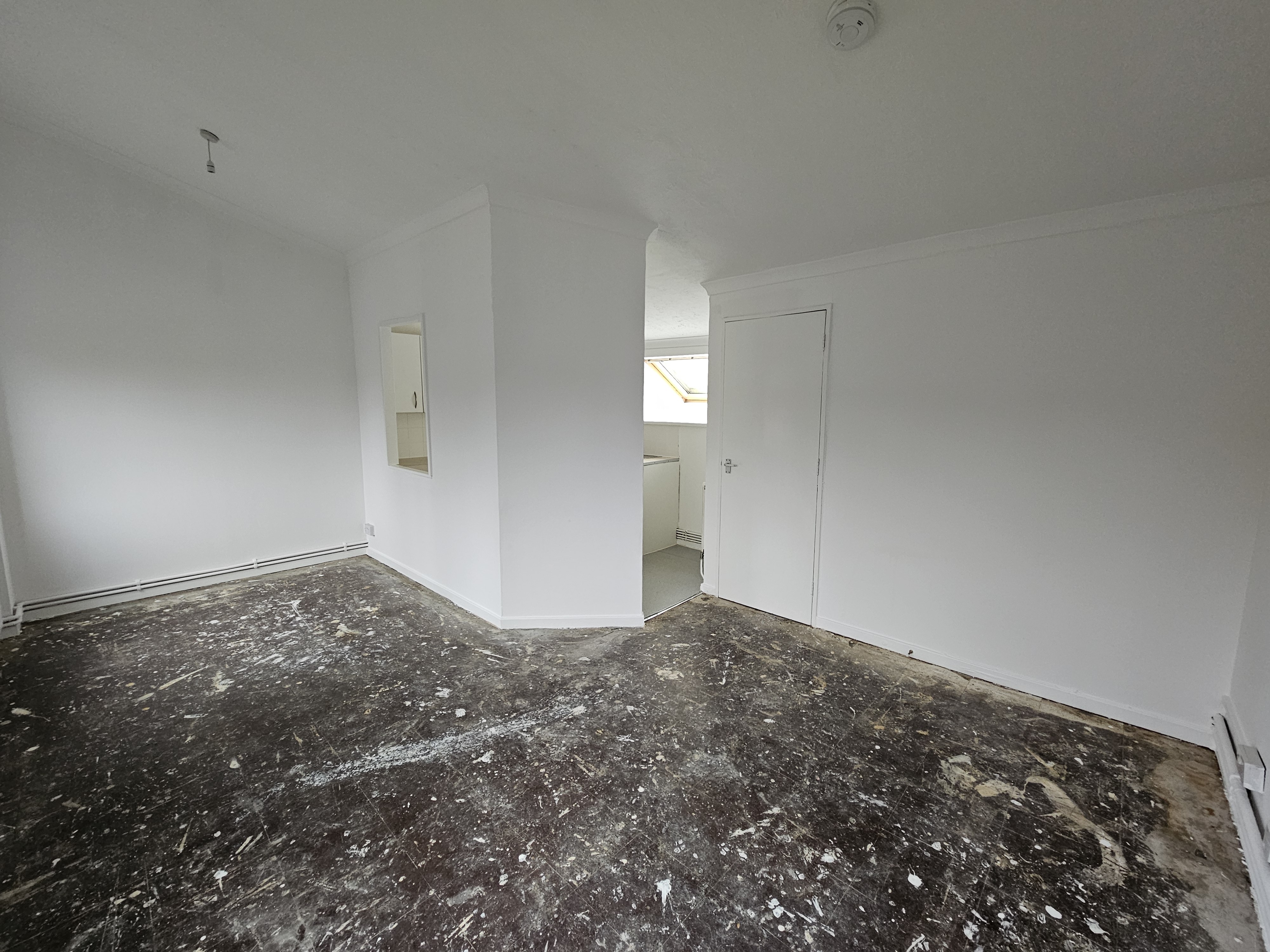 VACANT - Leasehold Self Contained First Floor Flat