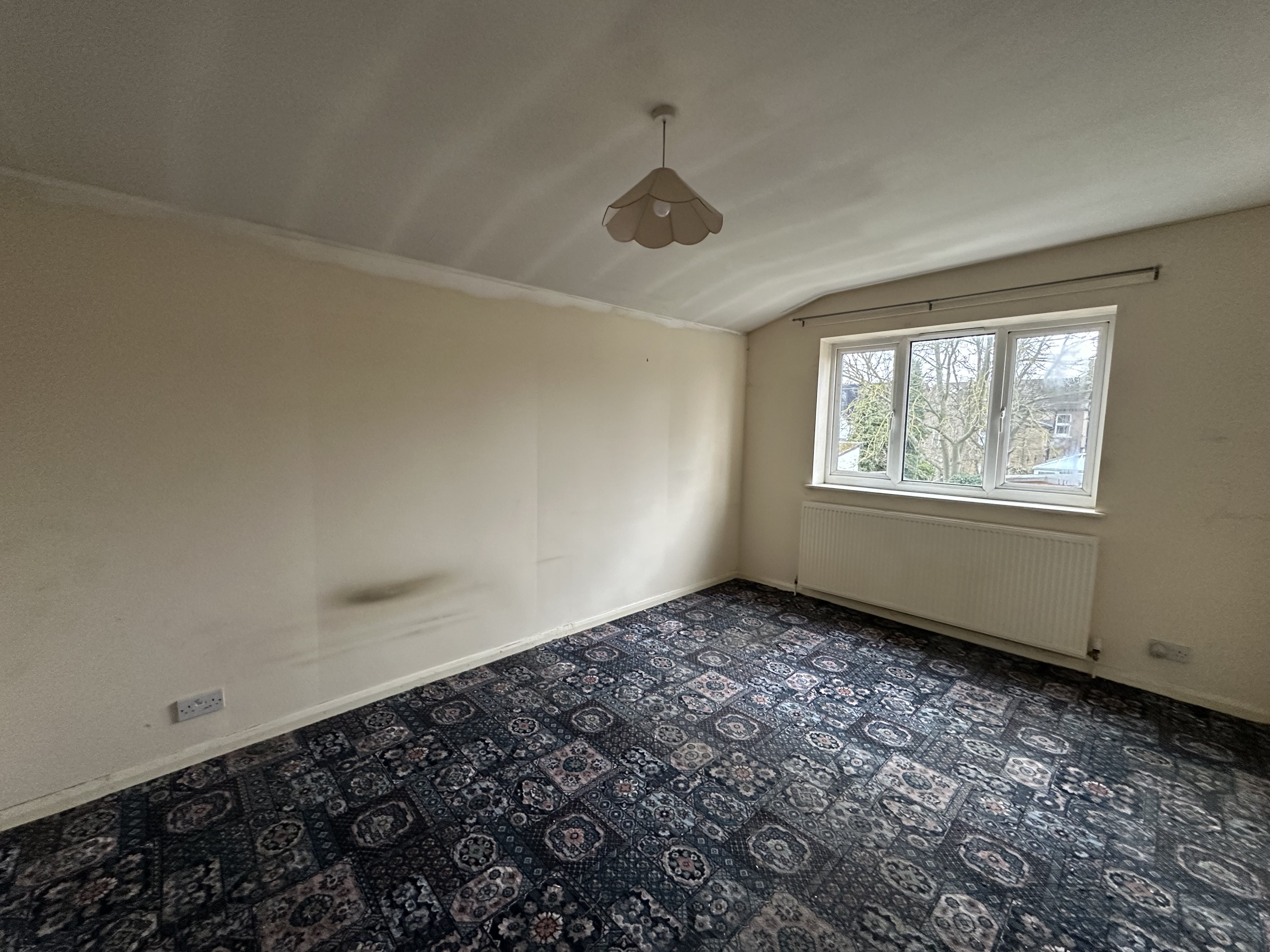 VACANT - Long Leasehold Self Contained First Floor Flat