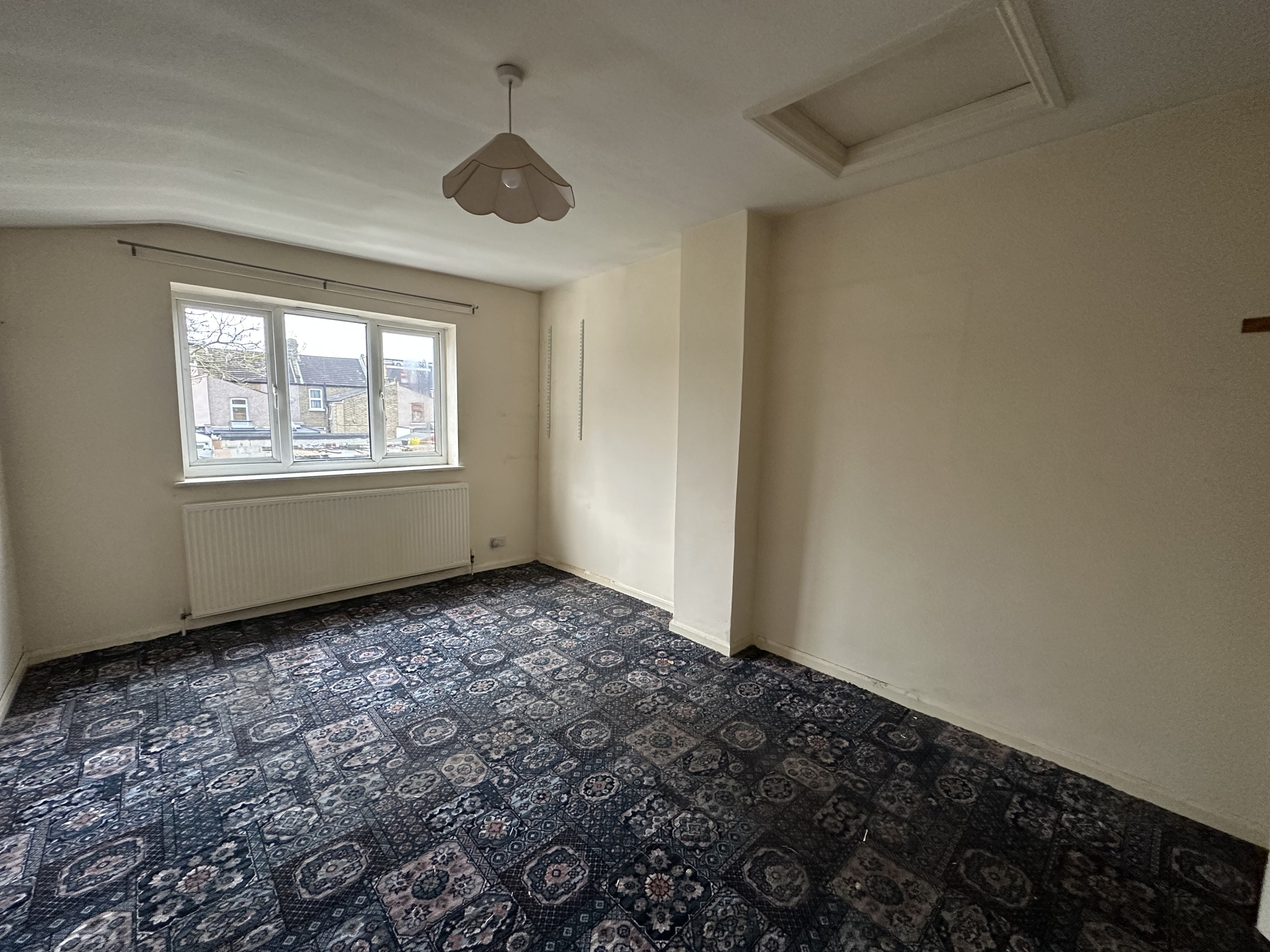 VACANT - Long Leasehold Self Contained First Floor Flat