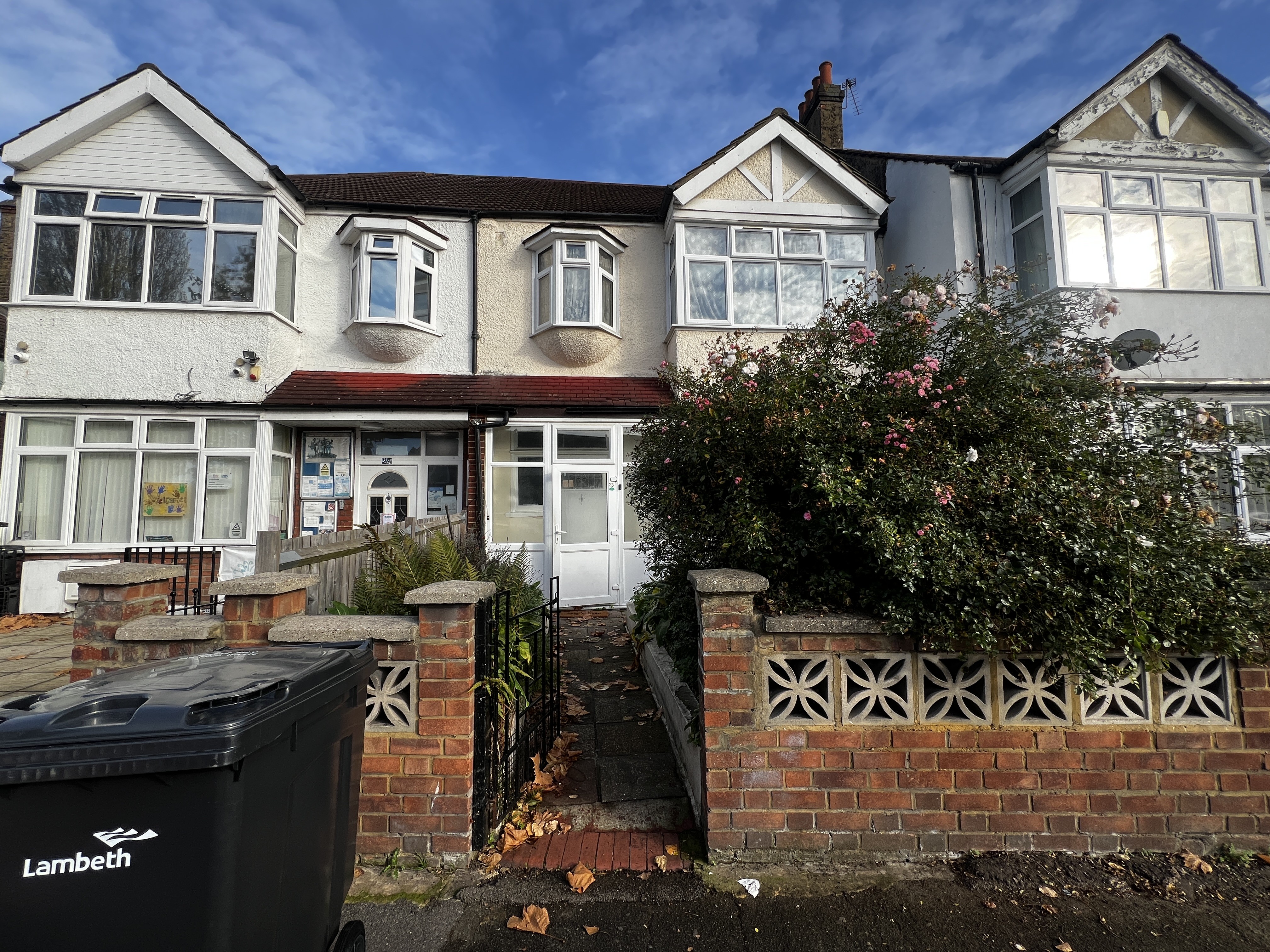 INVESTMENT - Freehold Mid Terrace House