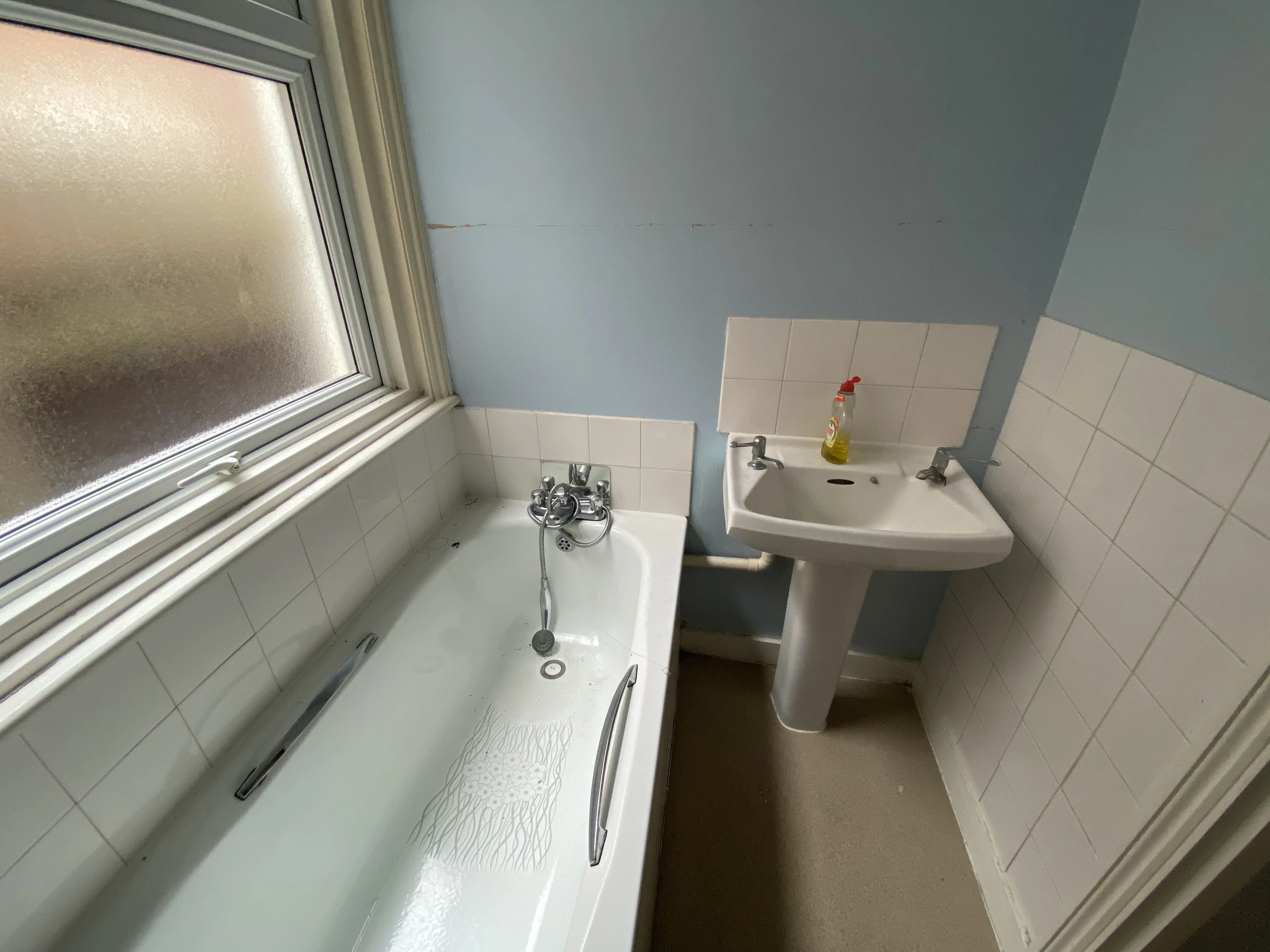 VACANT - Leasehold Self Contained Ground Floor Flat