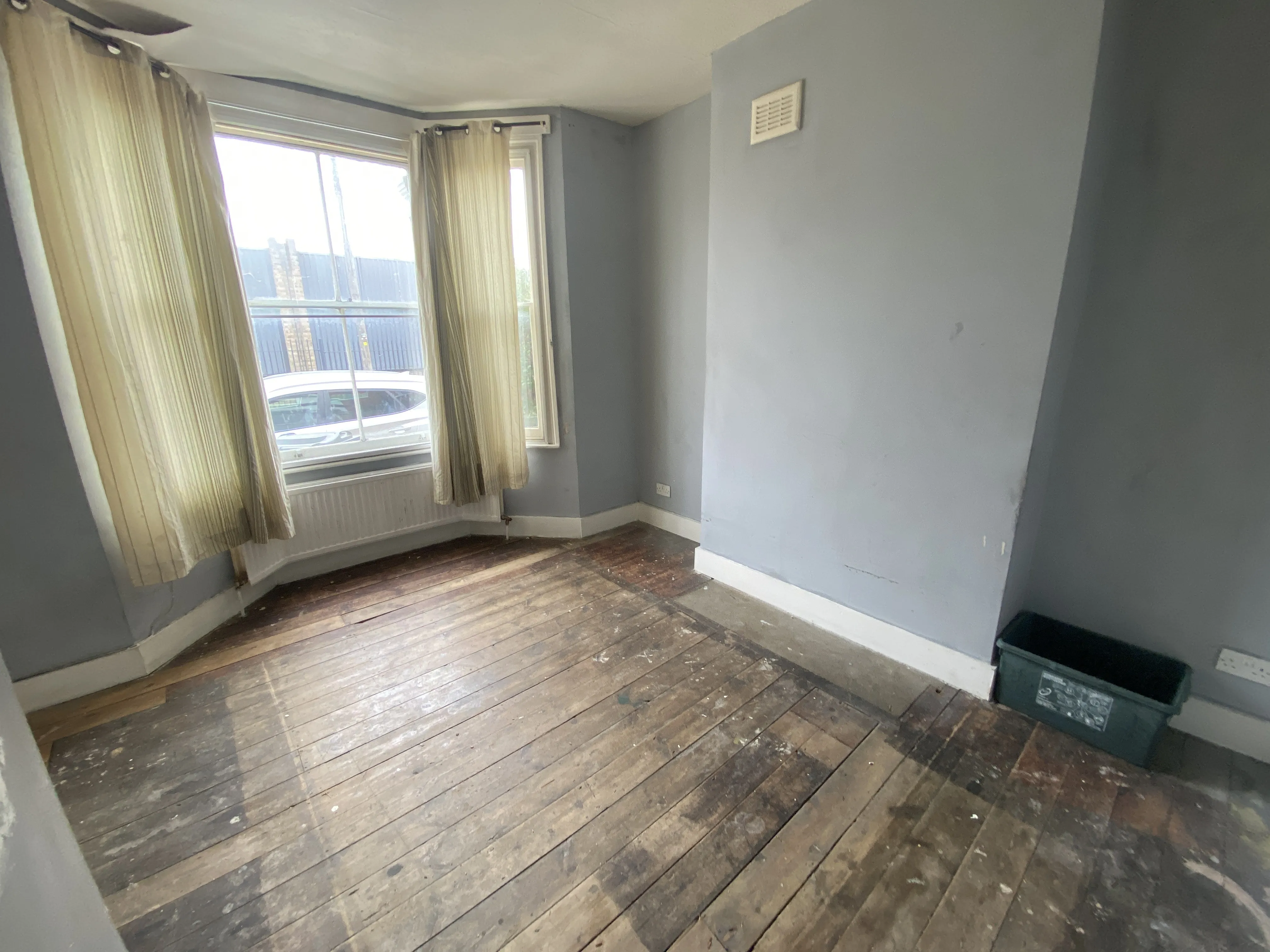 VACANT - Leasehold Self Contained Ground Floor Flat