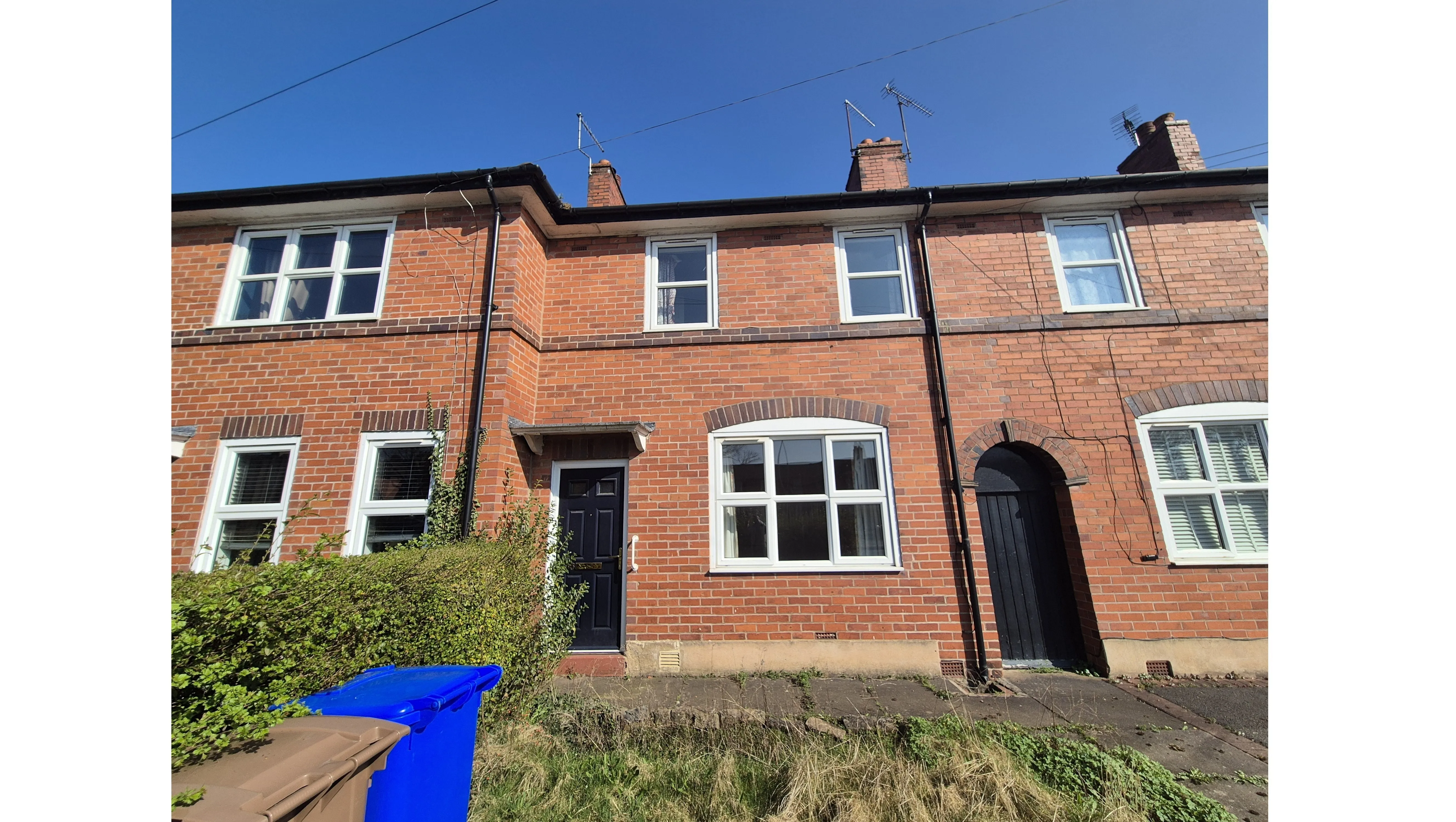 VACANT - Freehold Mid Terrace House