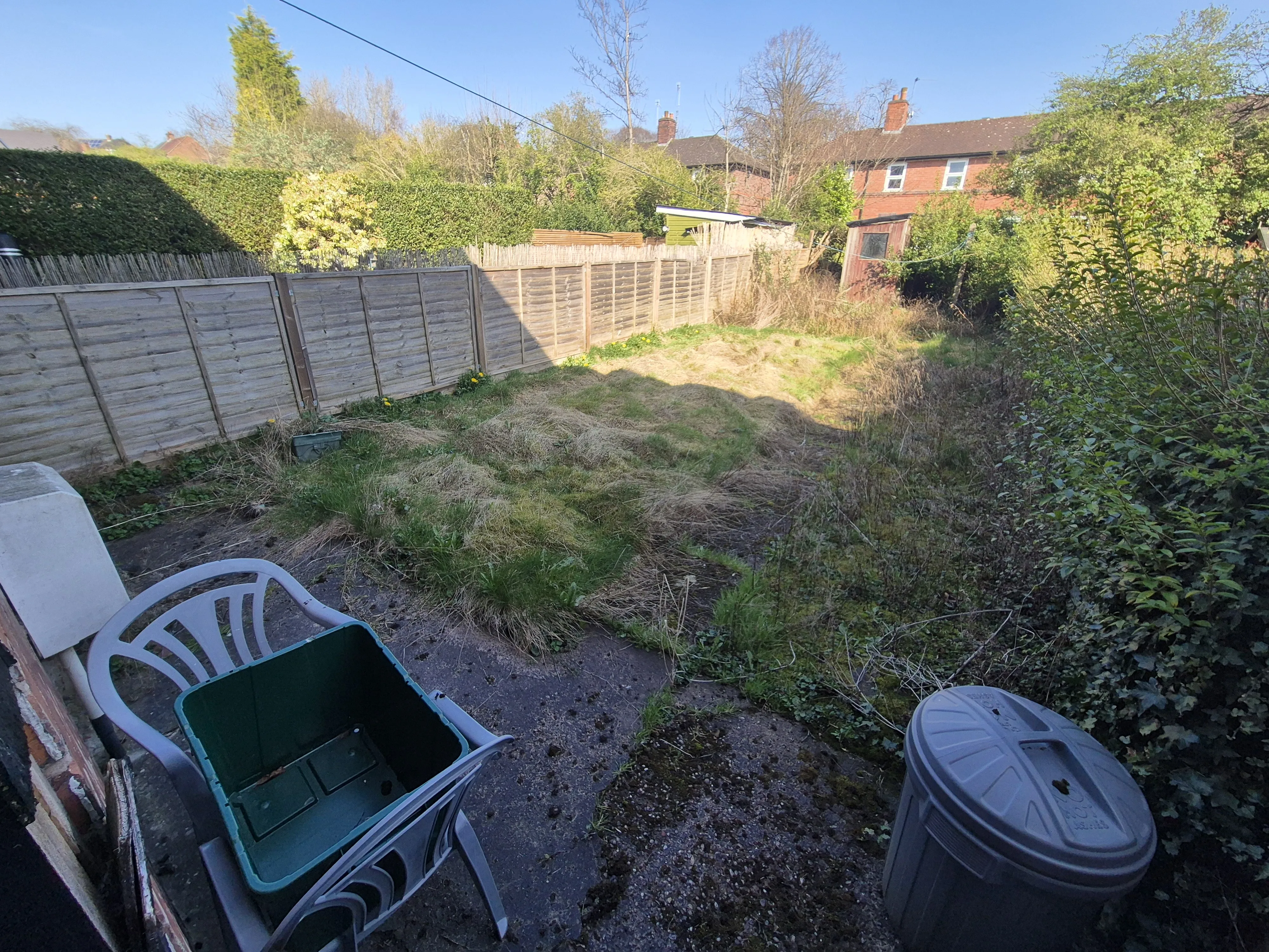 VACANT - Freehold Mid Terrace House