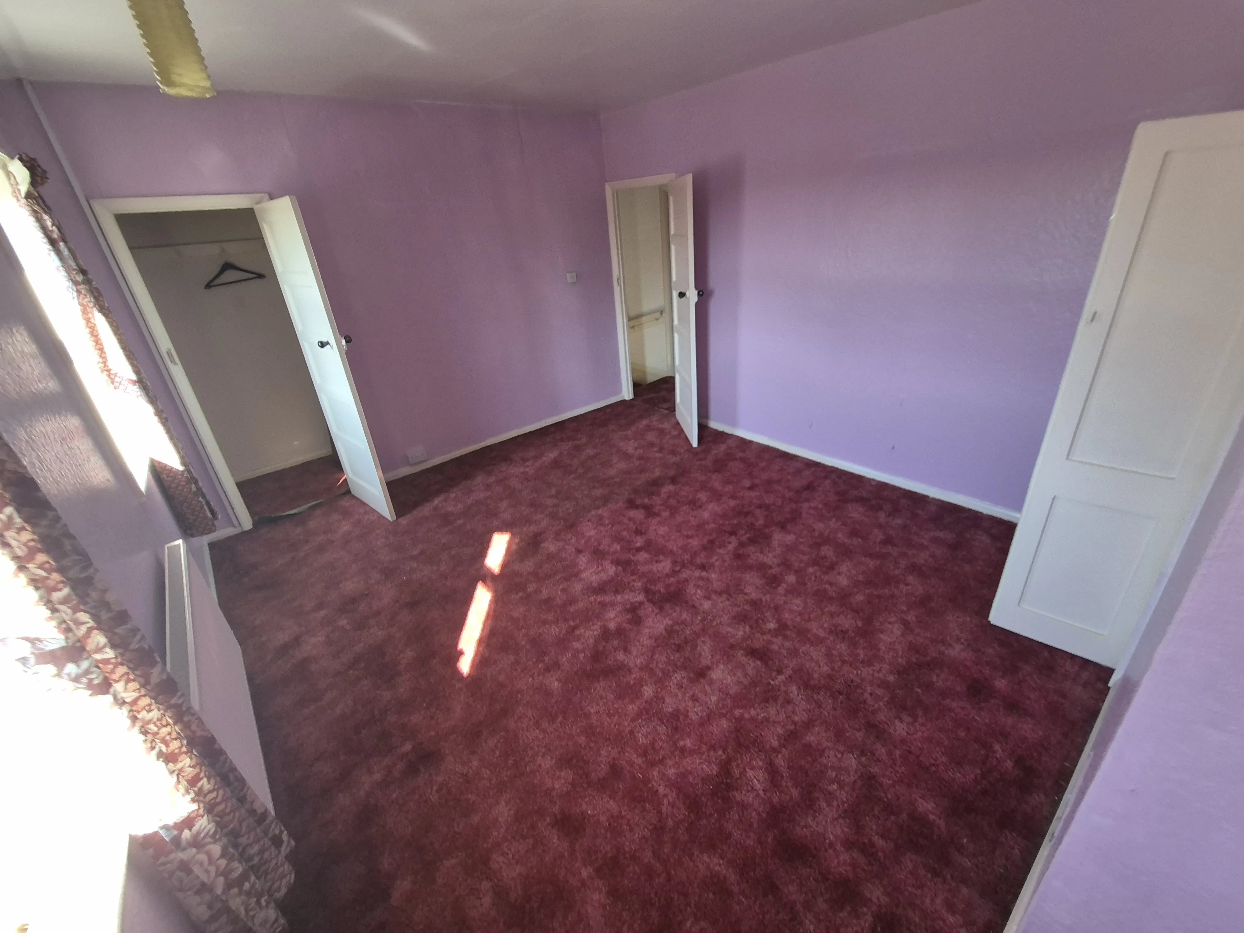 VACANT - Freehold Mid Terrace House