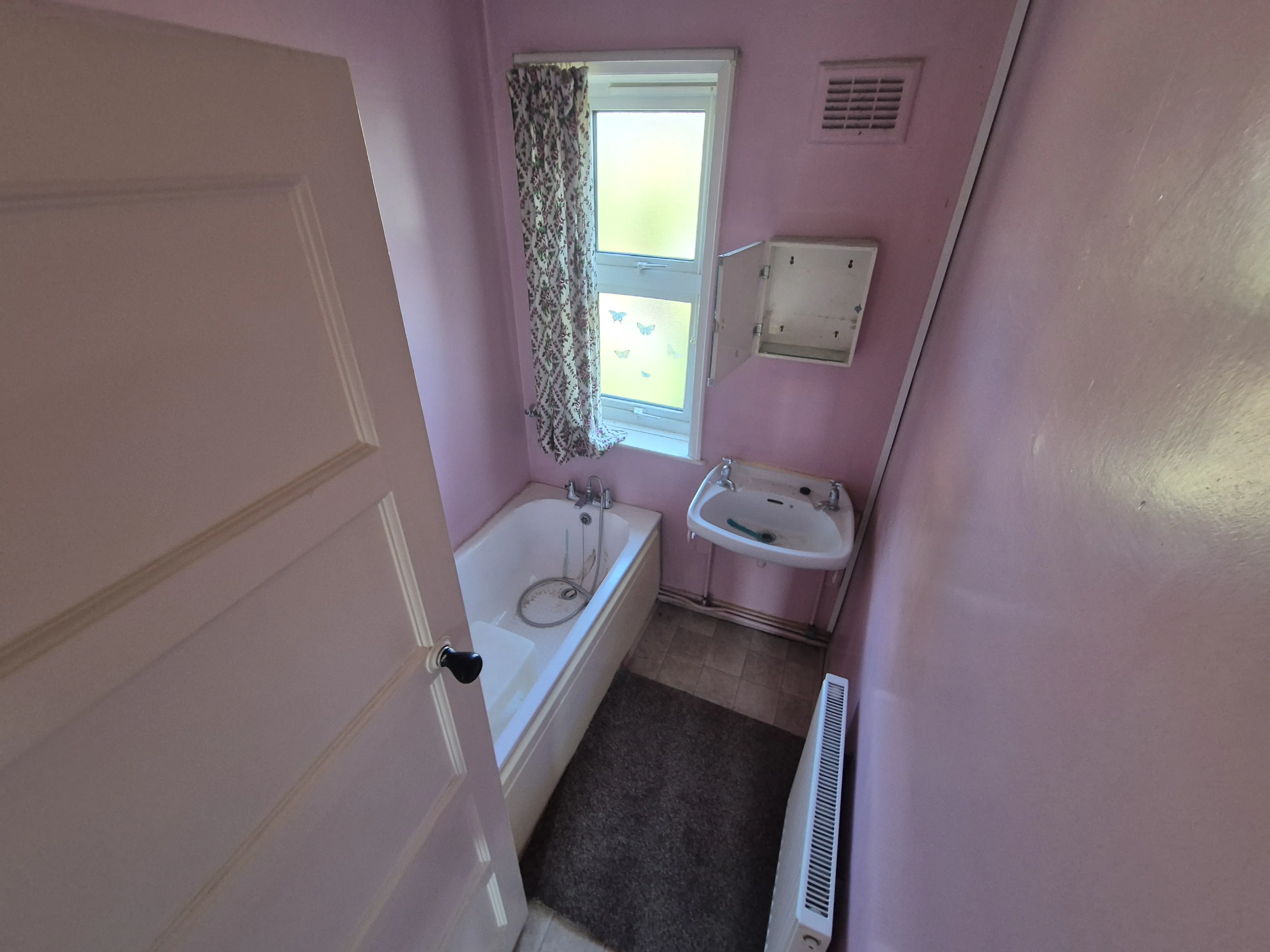 VACANT - Freehold Mid Terrace House