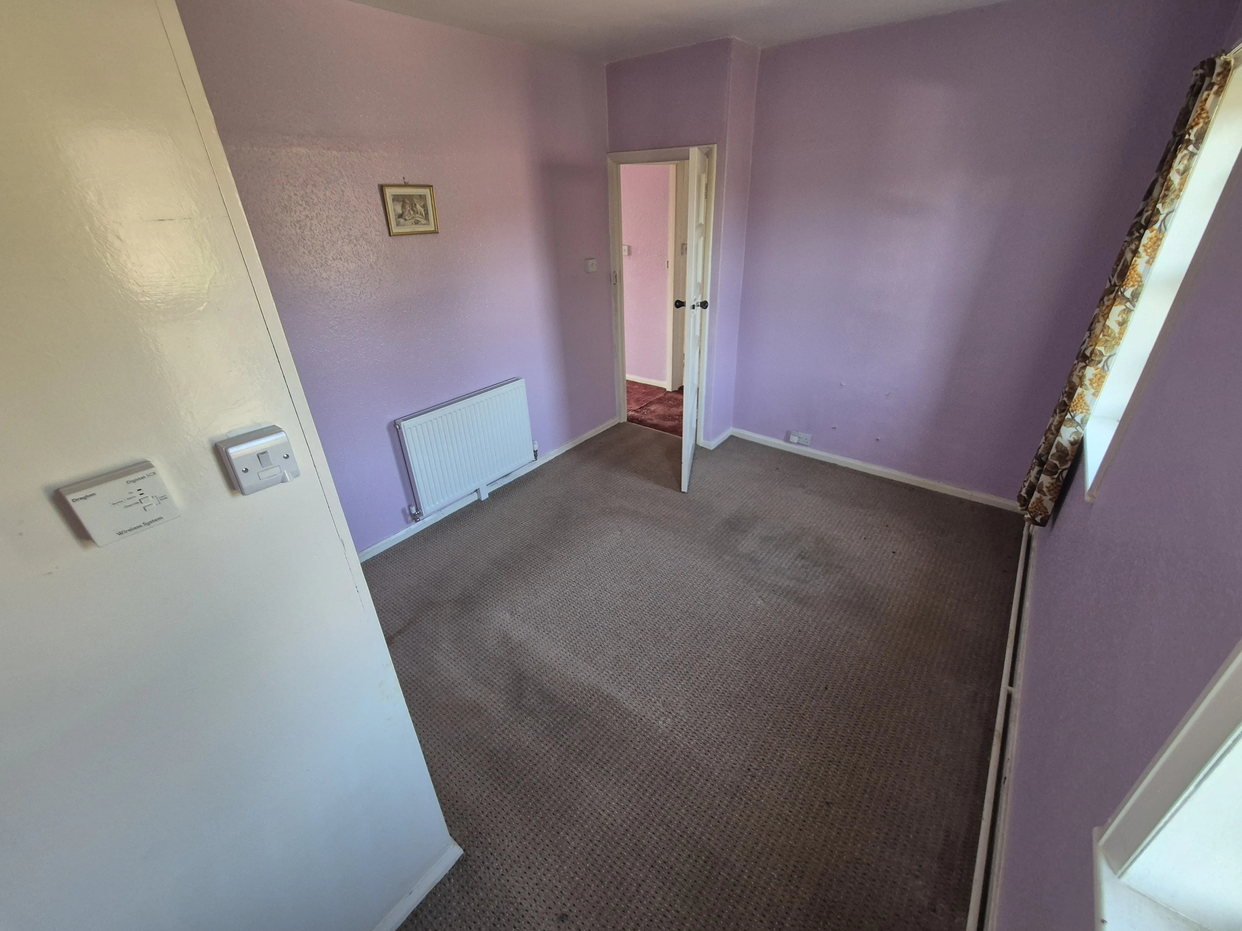 VACANT - Freehold Mid Terrace House