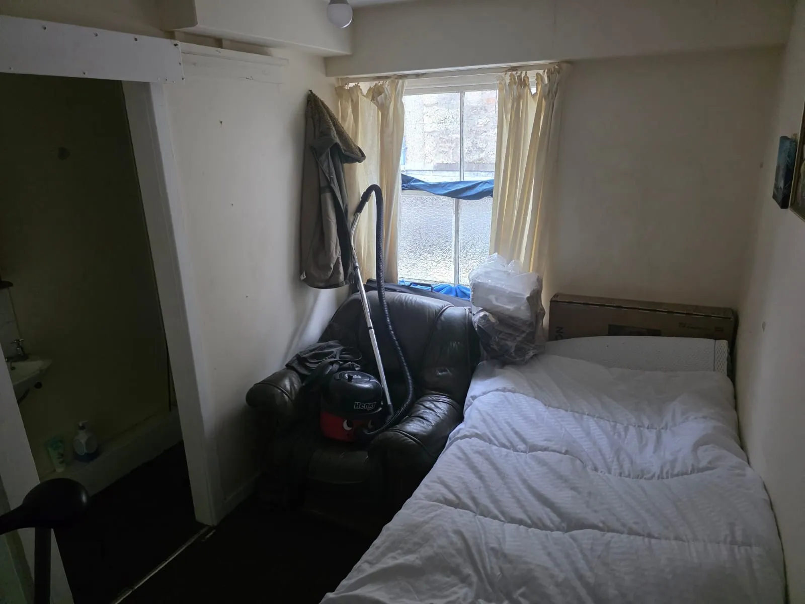 INVESTMENT - Leasehold Self Contained First Floor Flat