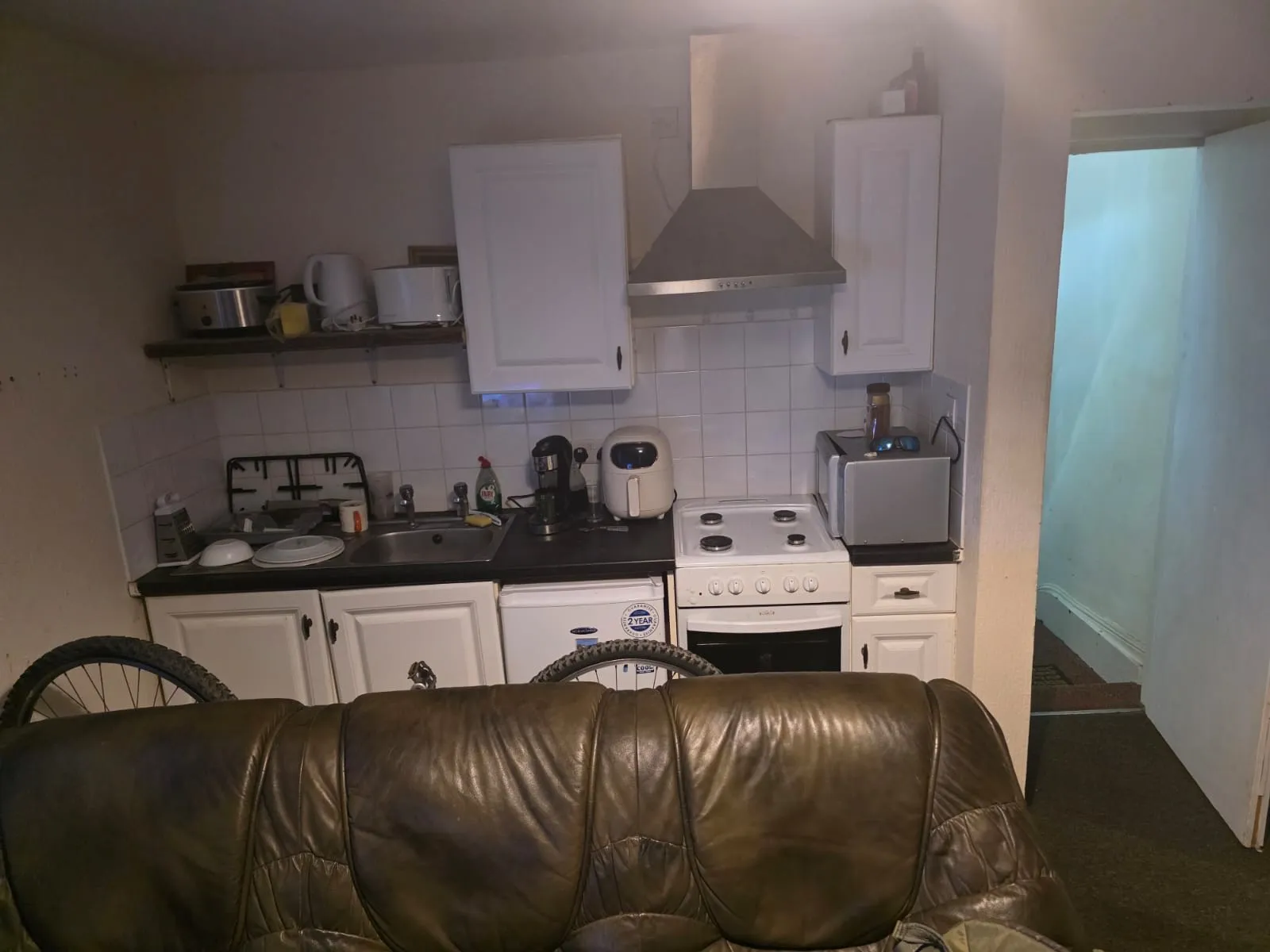 INVESTMENT - Leasehold Self Contained First Floor Flat