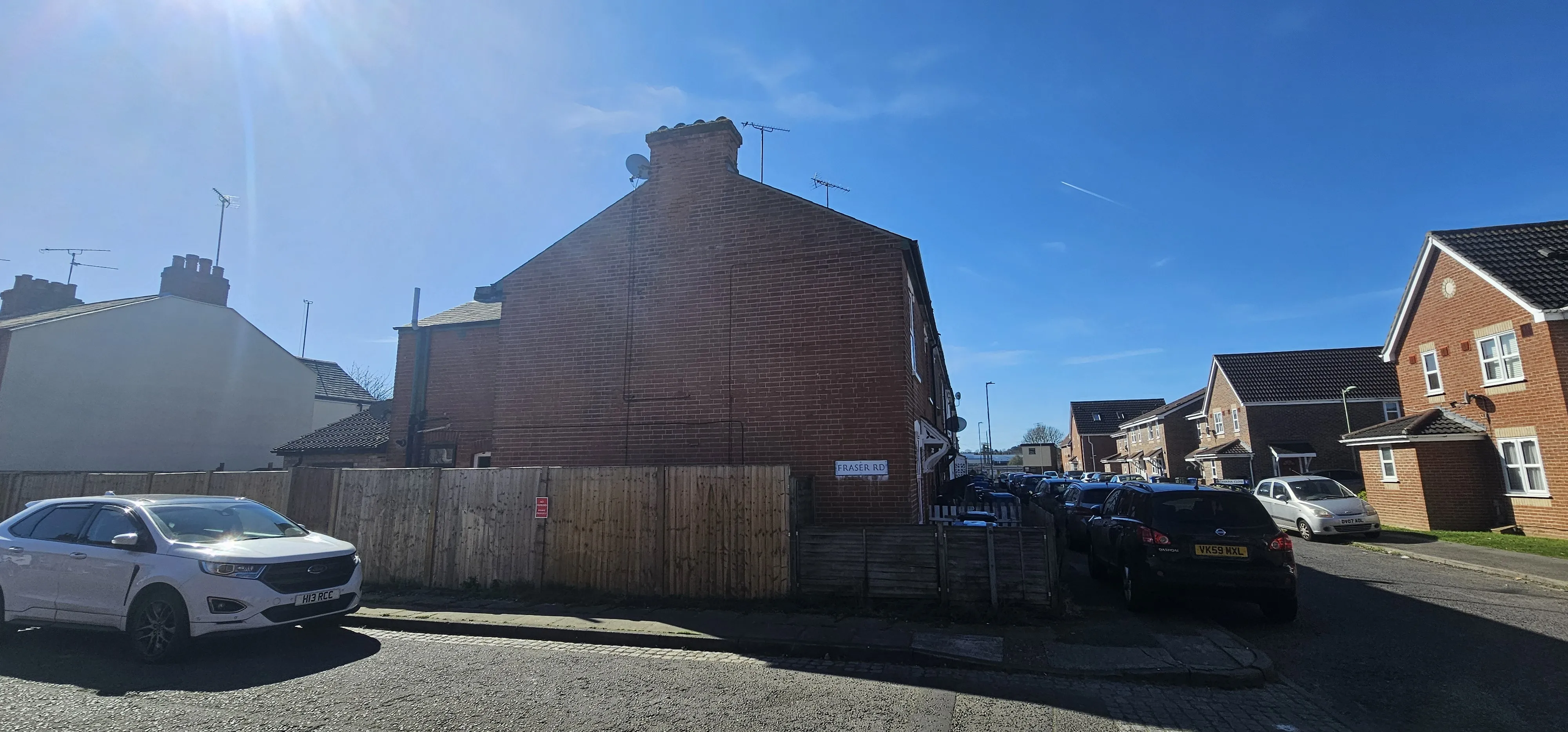 VACANT - Freehold End of Terrace House
