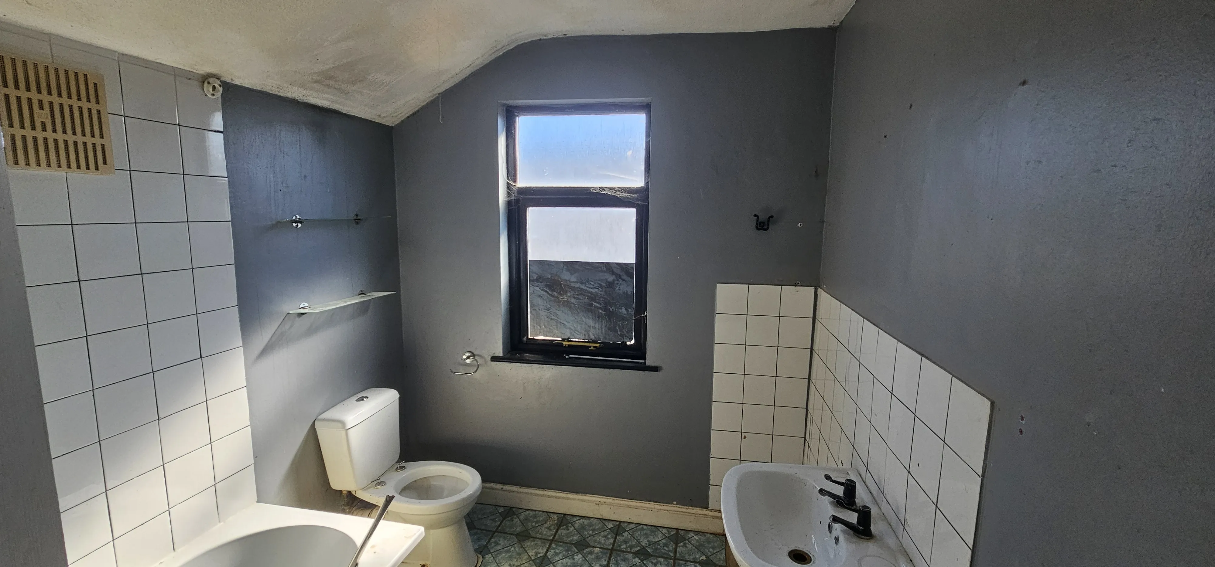VACANT - Freehold End of Terrace House