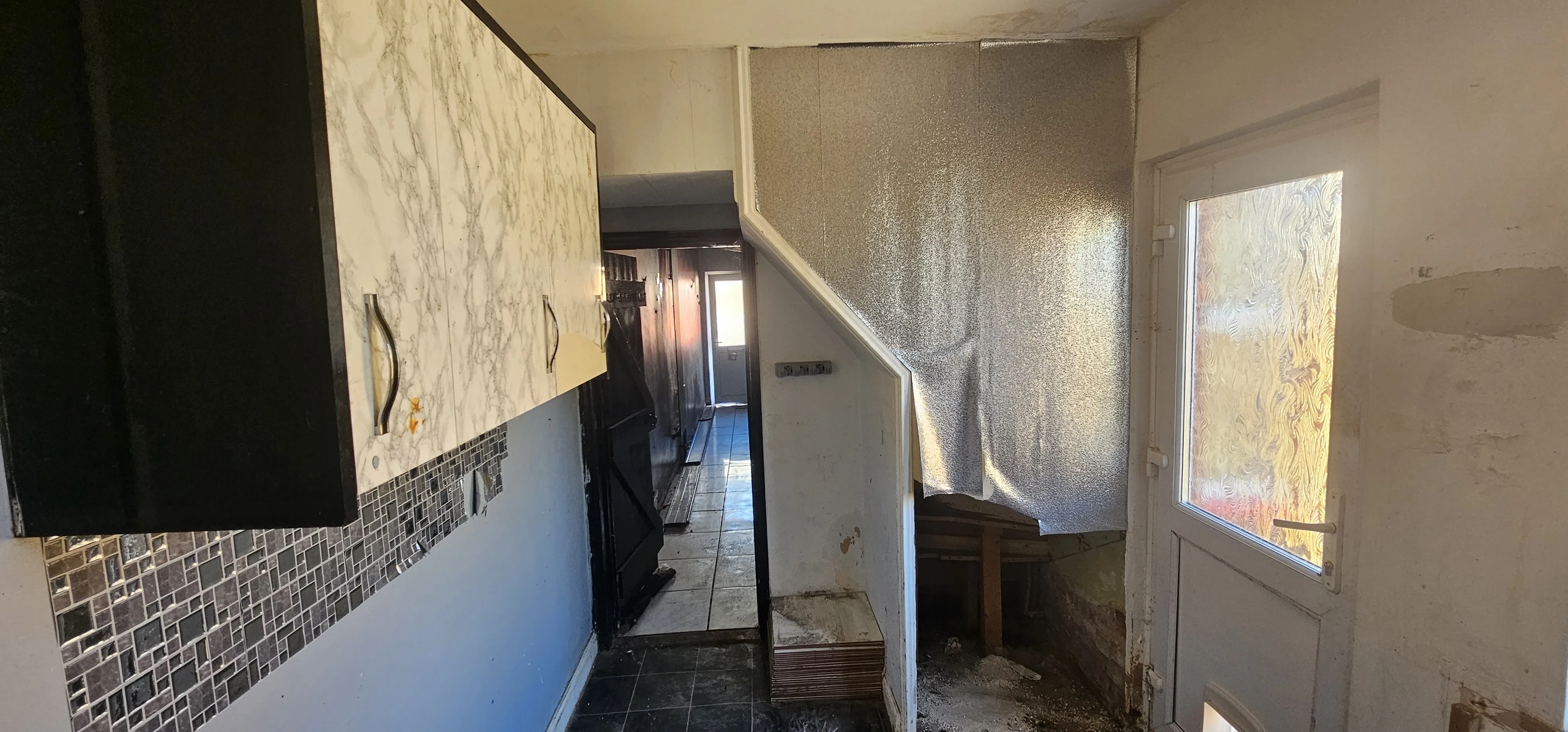 VACANT - Freehold End of Terrace House