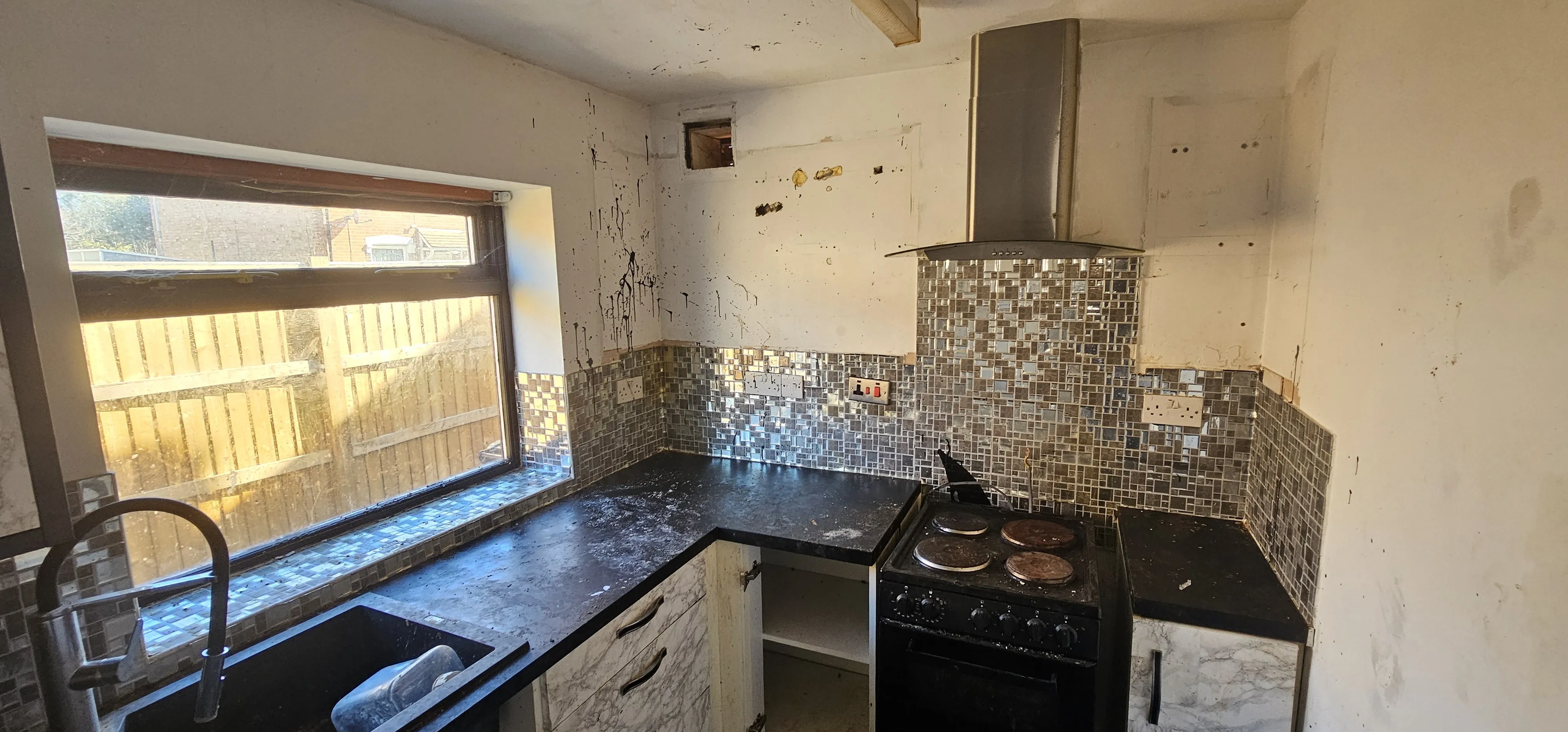 VACANT - Freehold End of Terrace House
