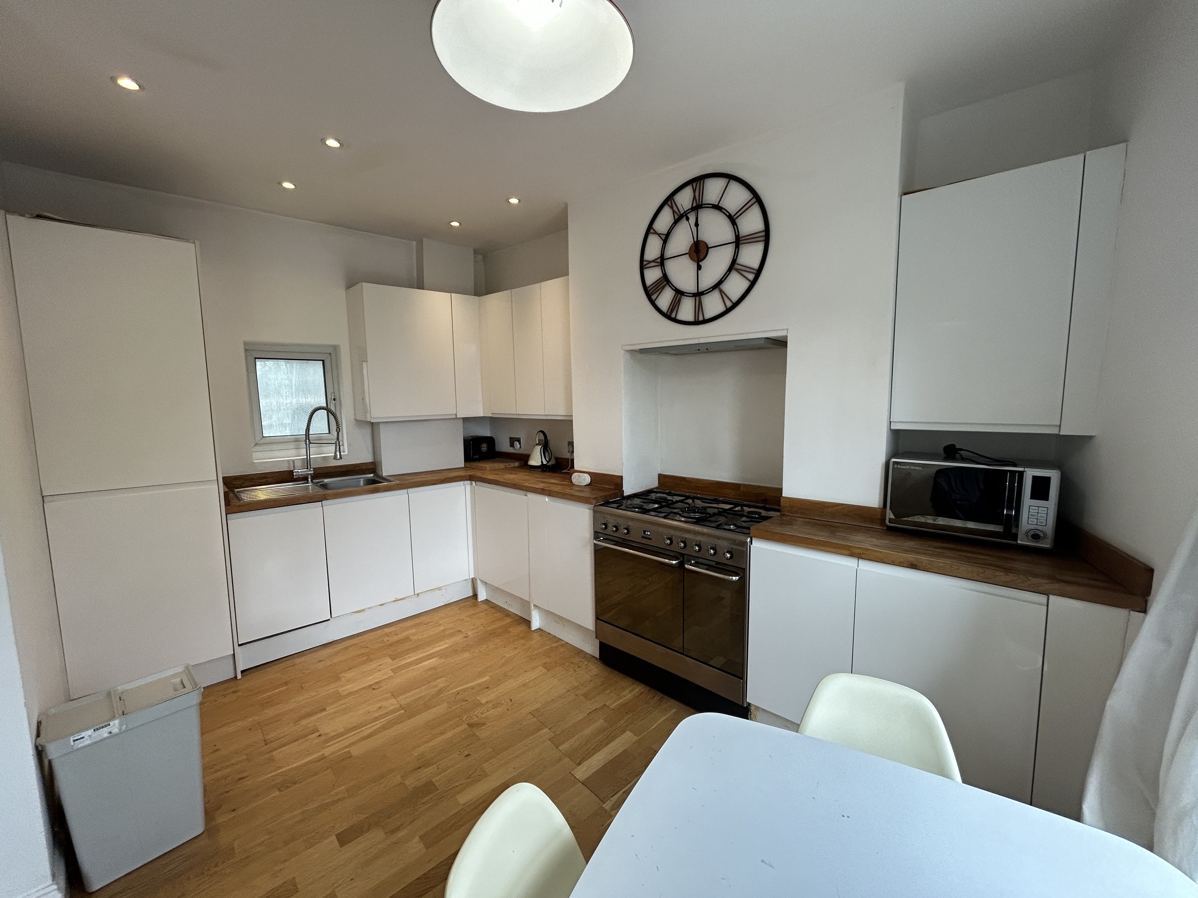 VACANT - Leasehold Self Contained Flat