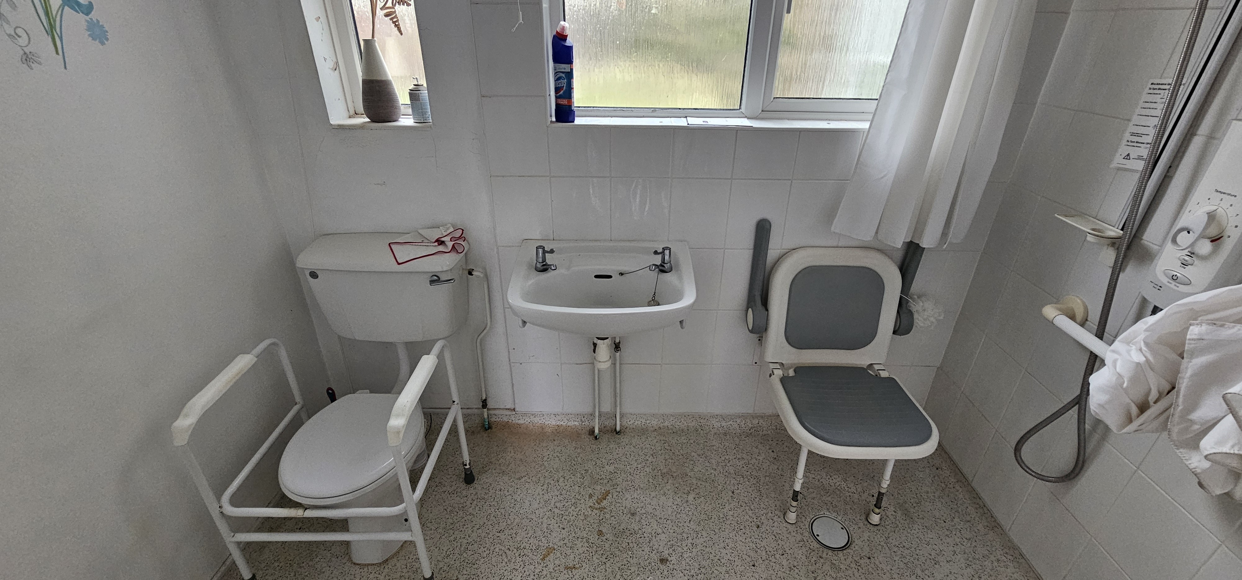 VACANT - Freehold Semi Detached Bungalow