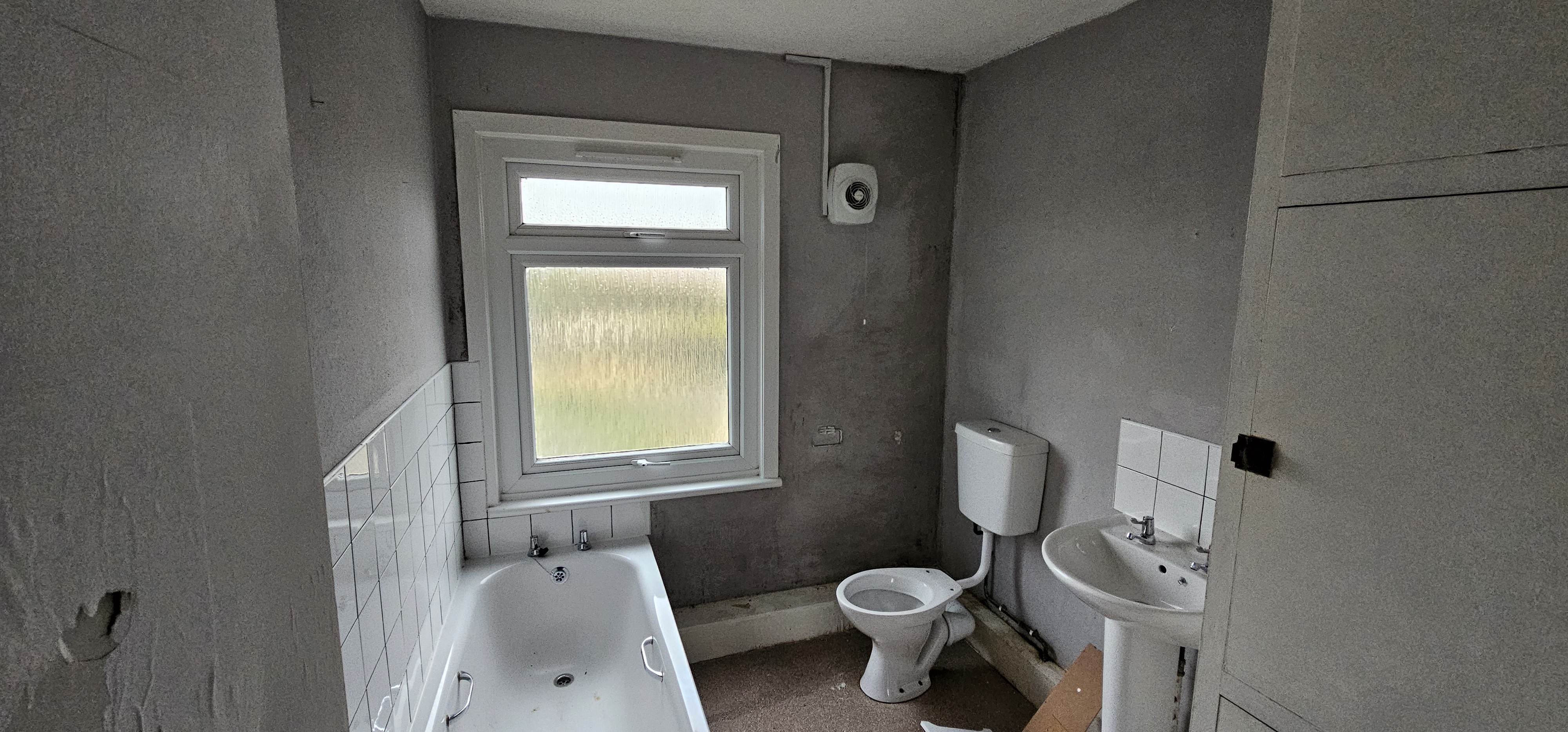 VACANT - Freehold Mid Terrace House