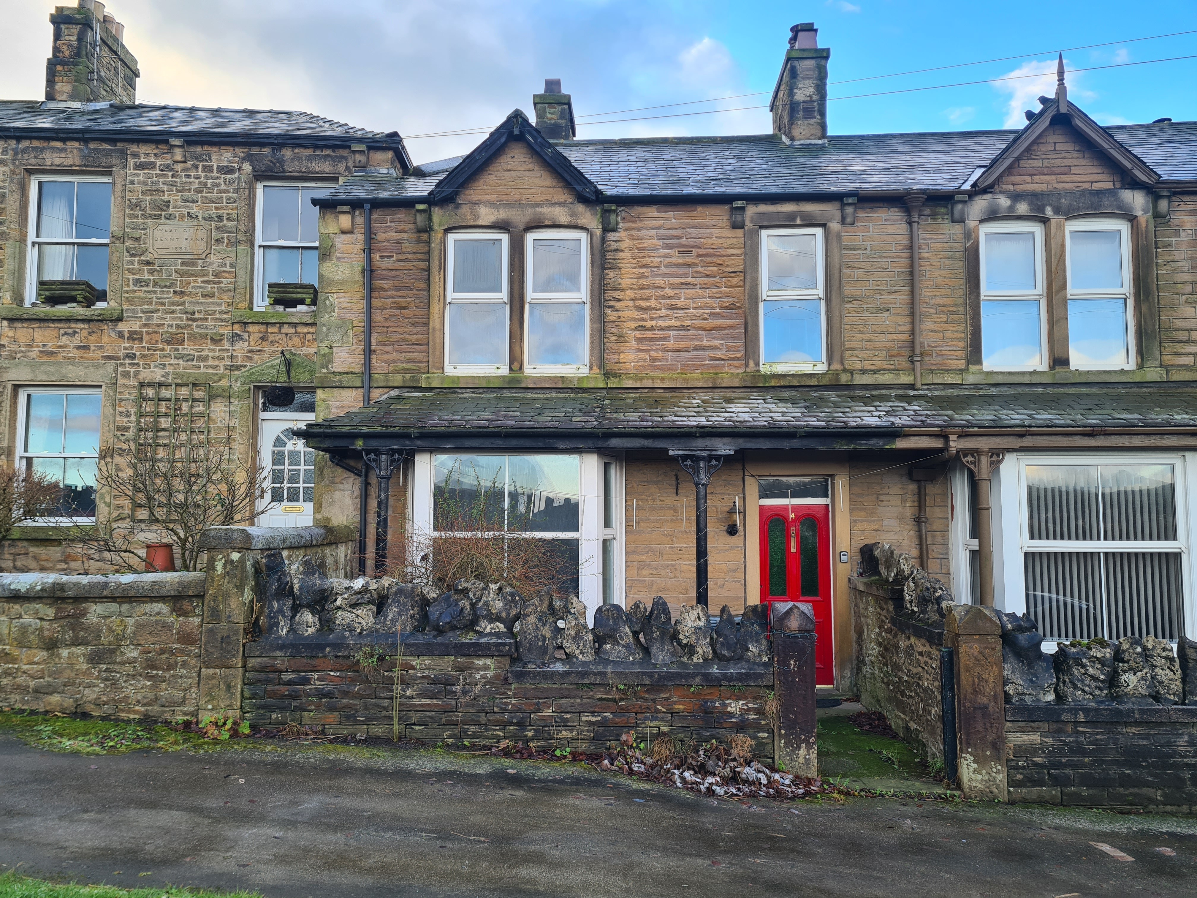 VACANT - Freehold Mid Terrace House 