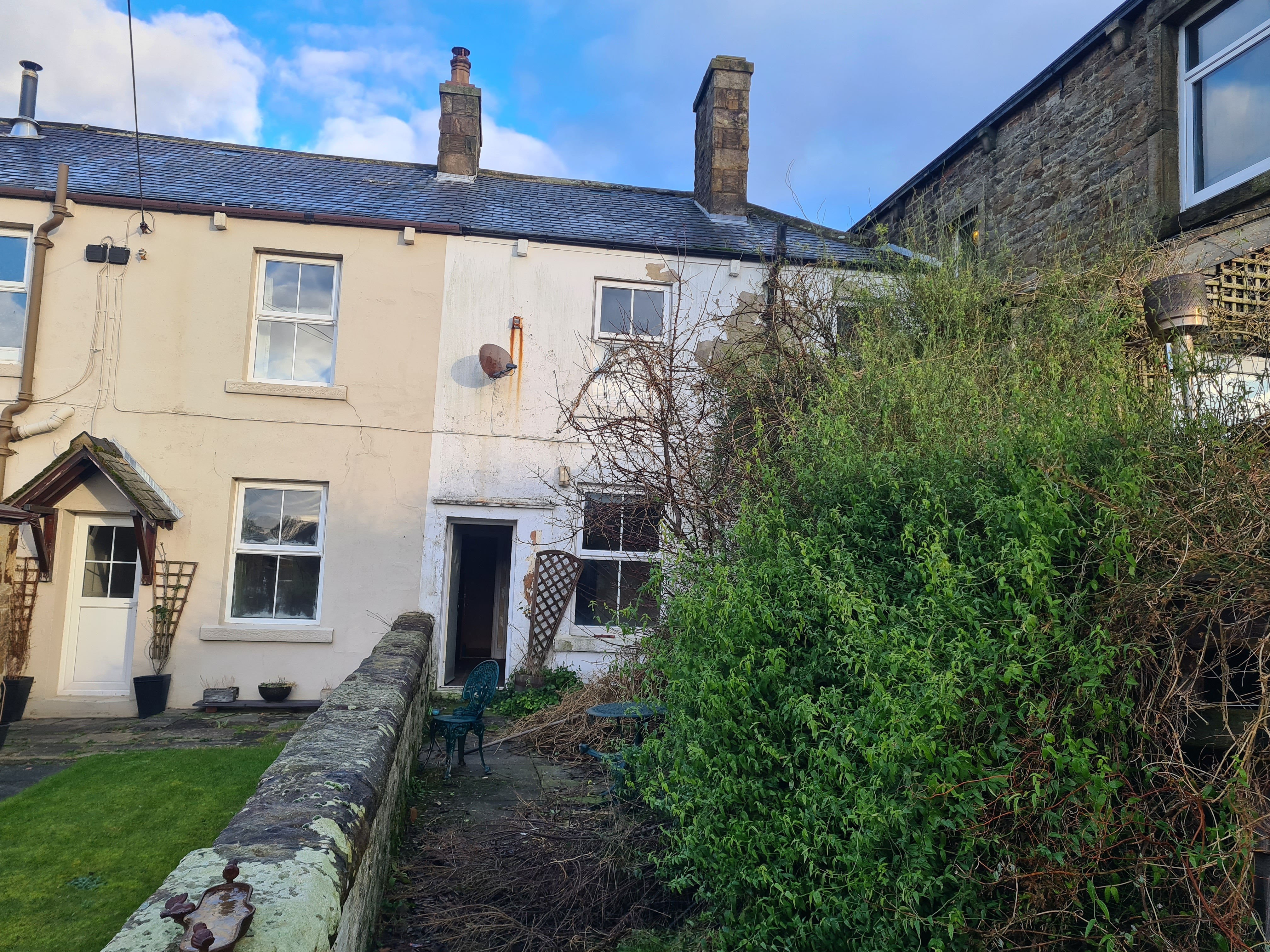 VACANT - Freehold Mid Terrace House 