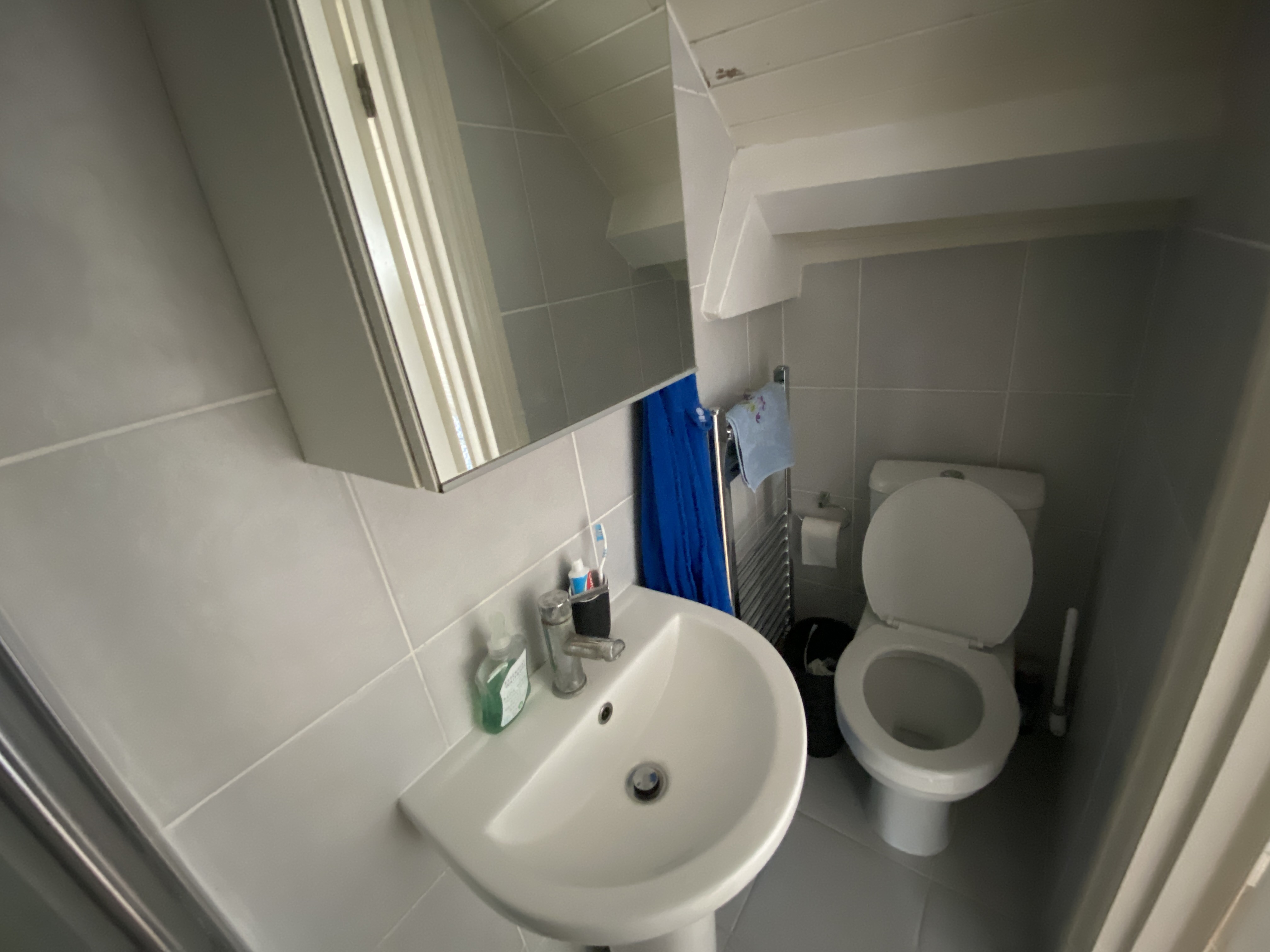 INVESTMENT - Freehold Mid Terrace Building